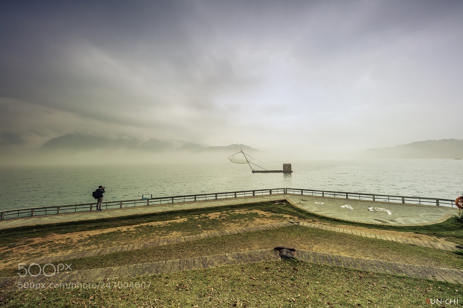Canon EOS 5DS sample photo. 尋找陽光 photography