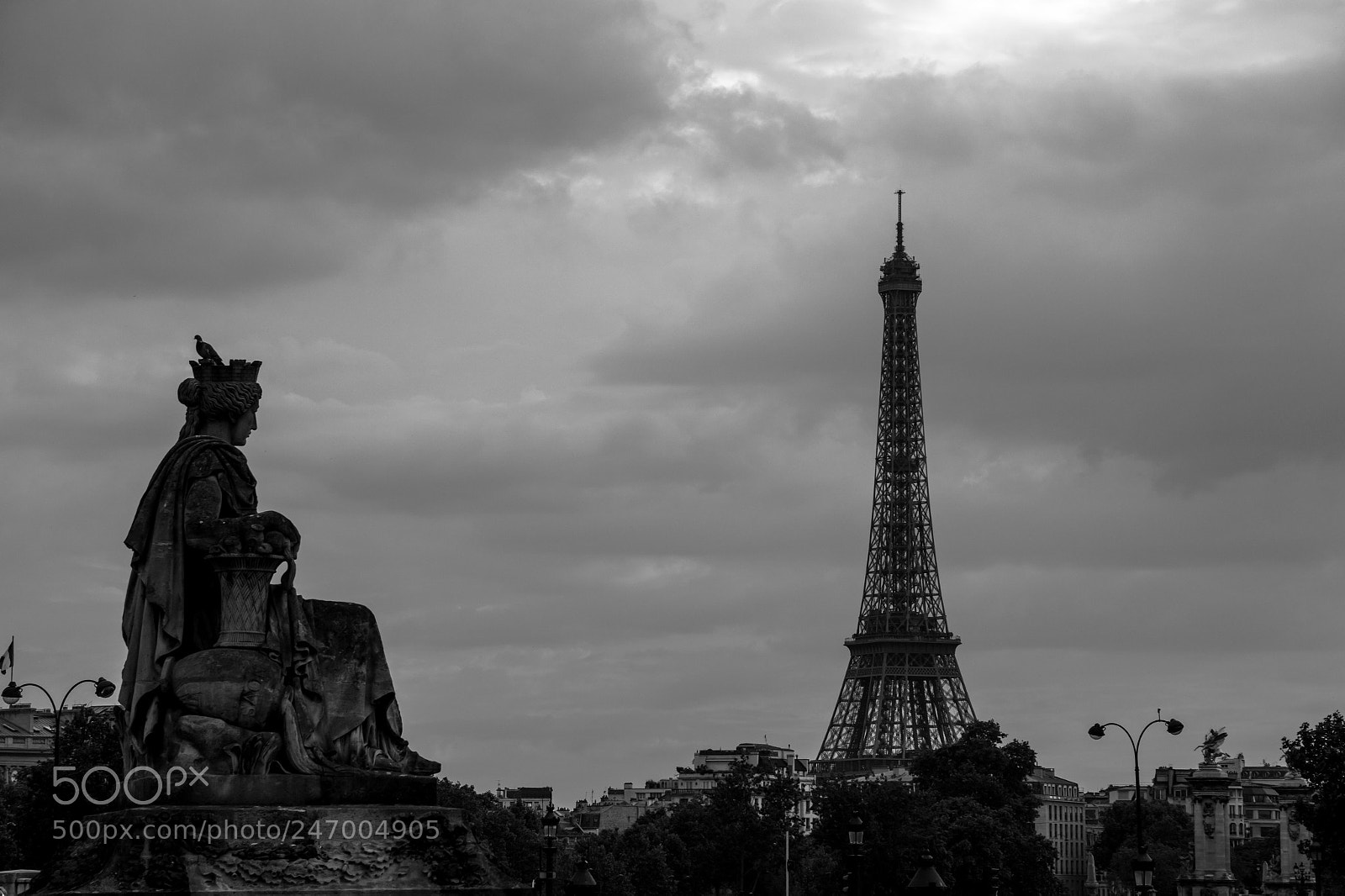 Canon EOS 60D sample photo. Mesmerized sculpture photography