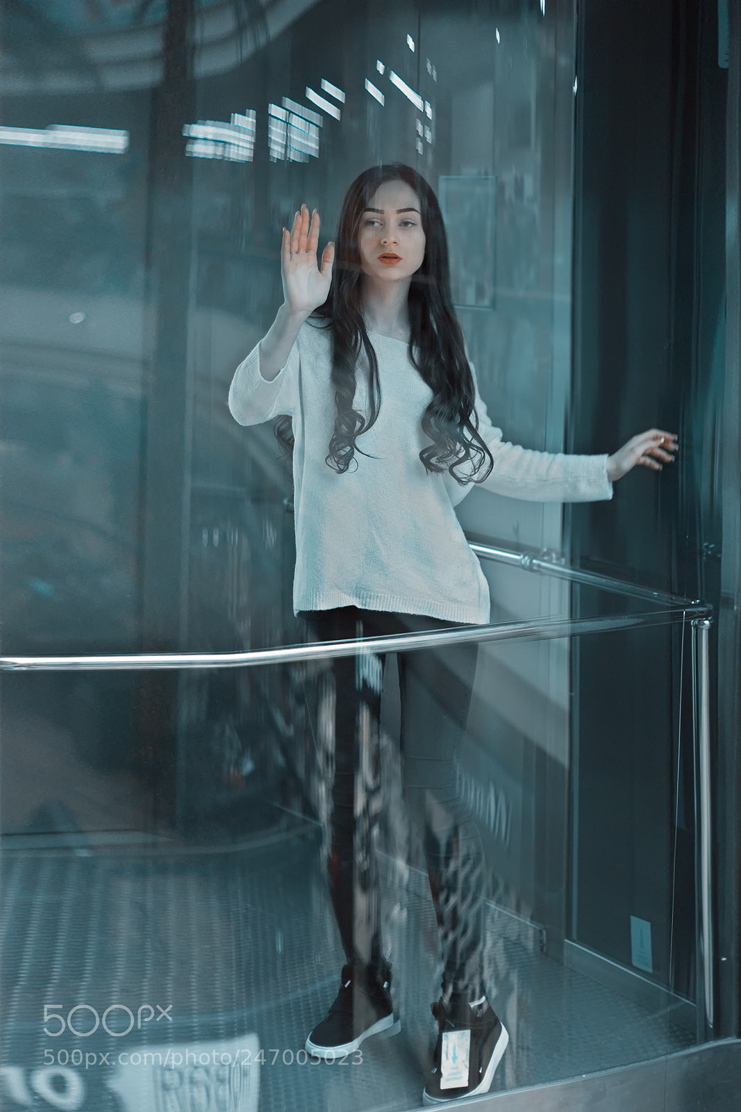 Canon EOS 5D sample photo. Capsule photography