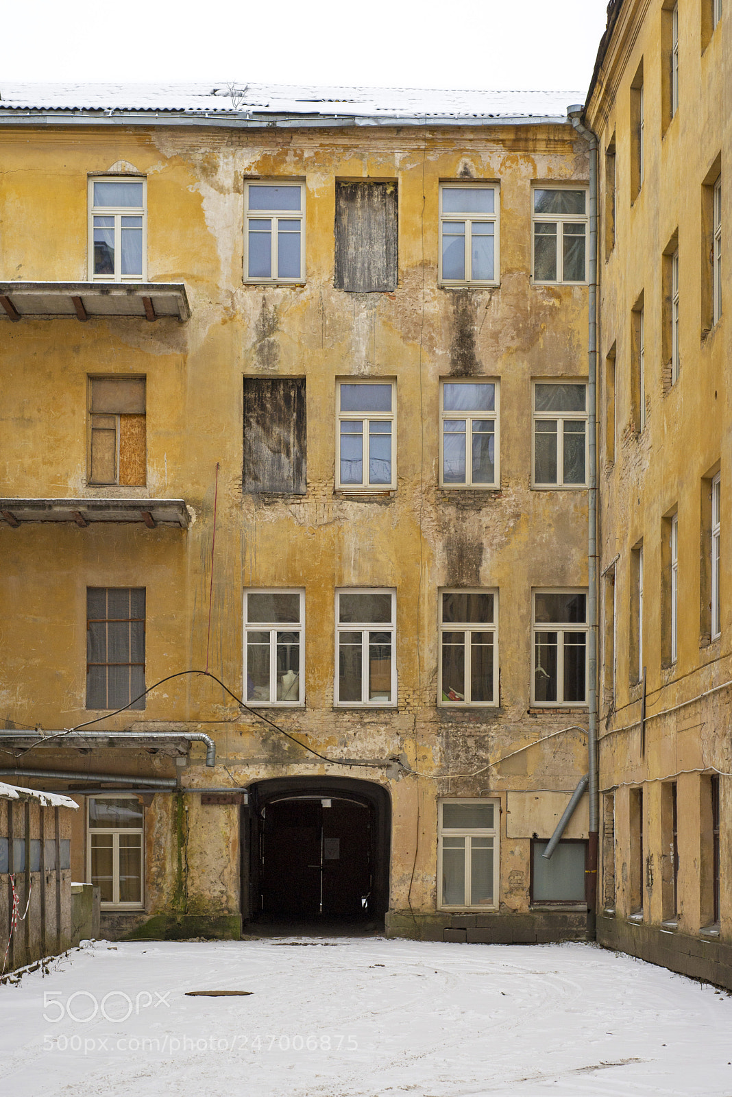 Nikon D610 sample photo. An old courtyard in photography