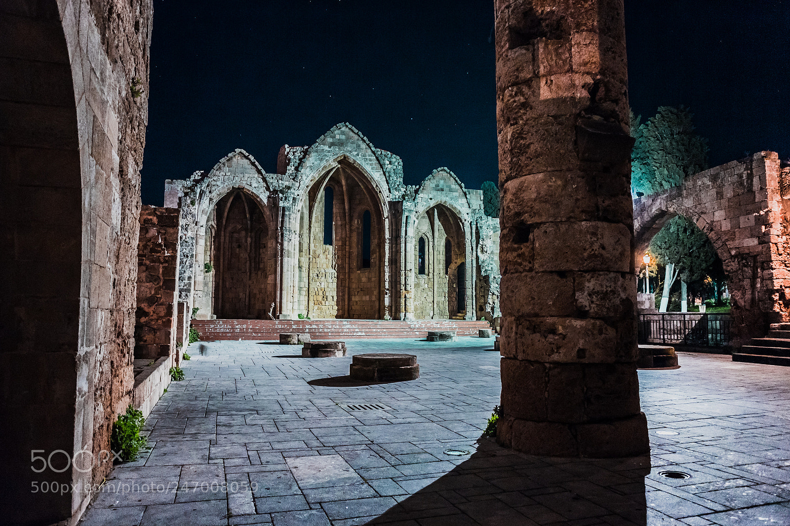 Canon EOS M10 sample photo. Bombed mediaval church photography