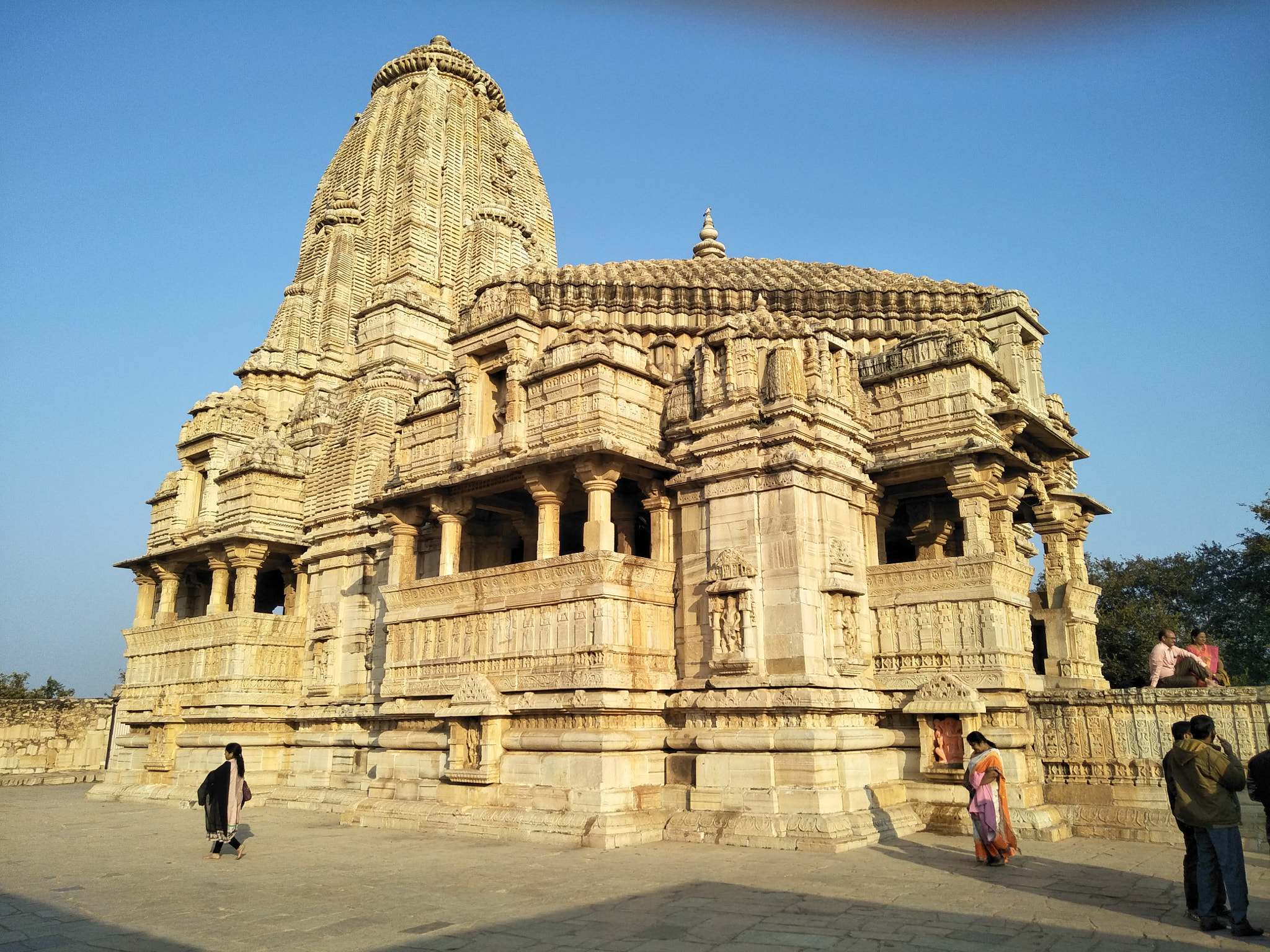 OPPO CPH1701 sample photo. Historical temple photography