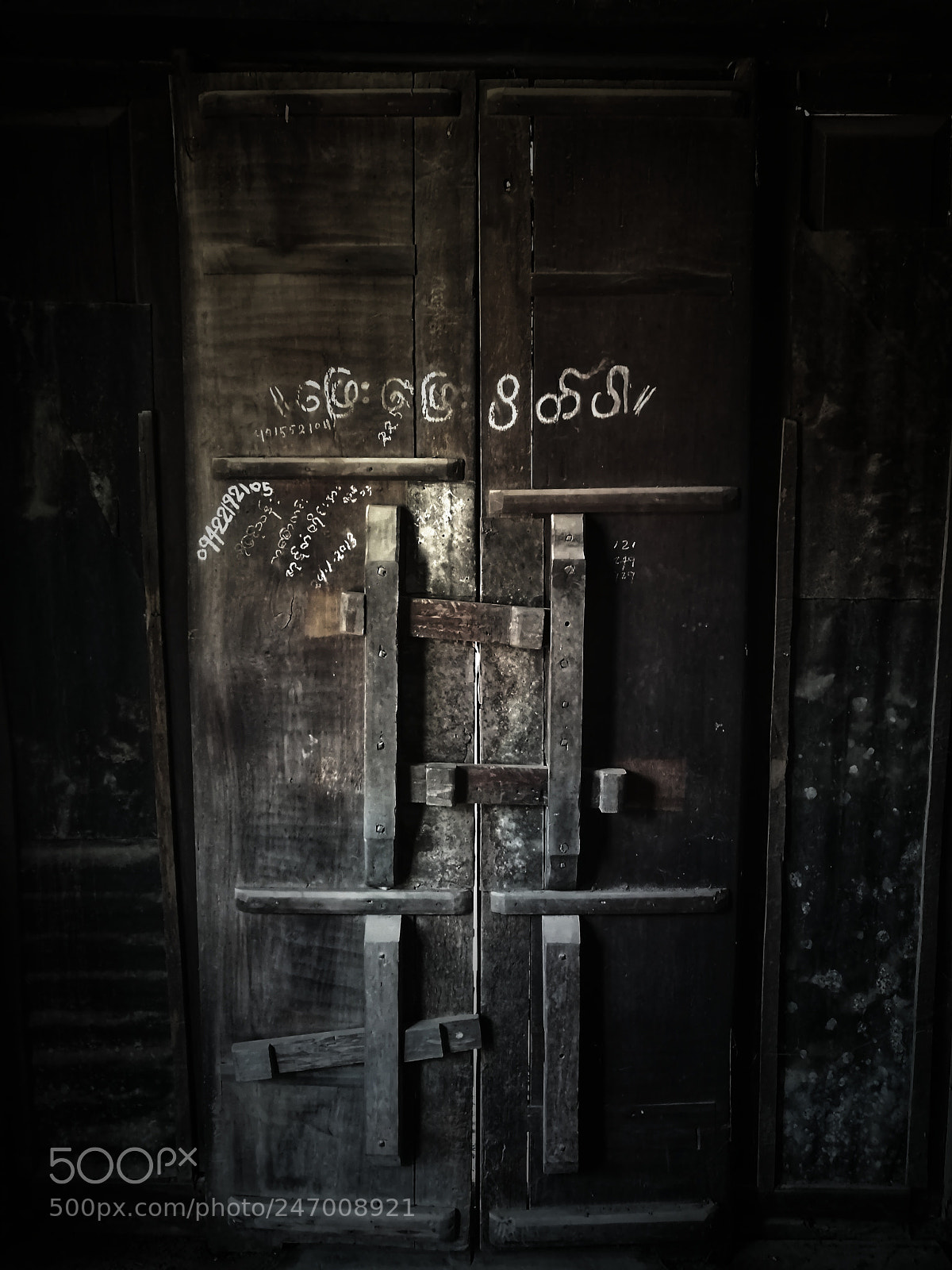 HUAWEI P9 sample photo. "close the door slowly" photography