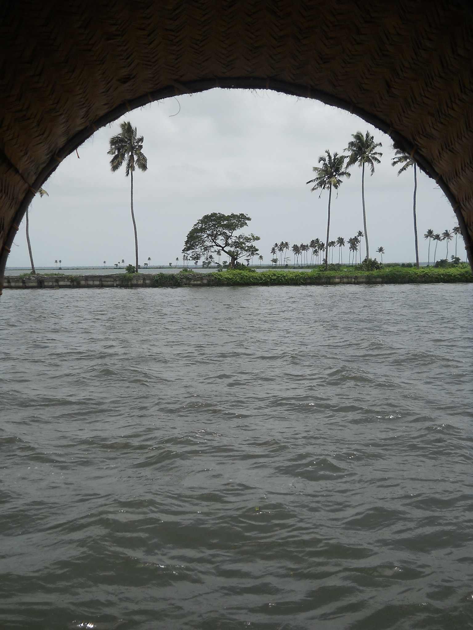 Nikon Coolpix L21 sample photo. House boat photography