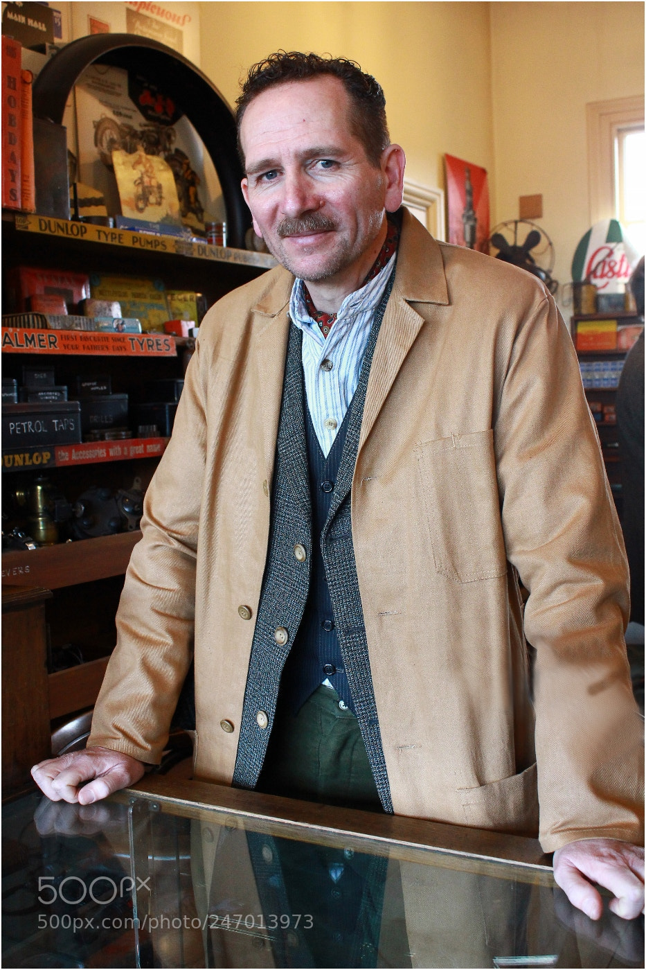 Canon EOS 550D (EOS Rebel T2i / EOS Kiss X4) sample photo. Black country shop owner photography