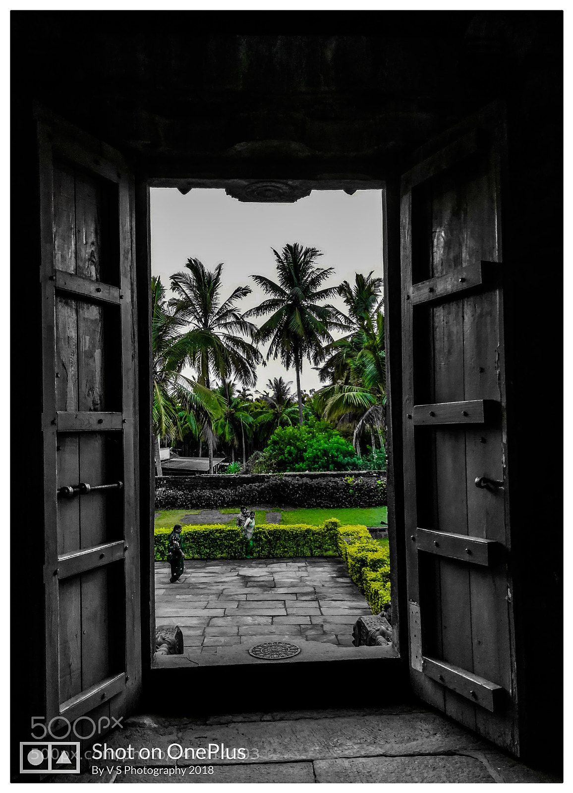 OnePlus 5 sample photo. Door photography