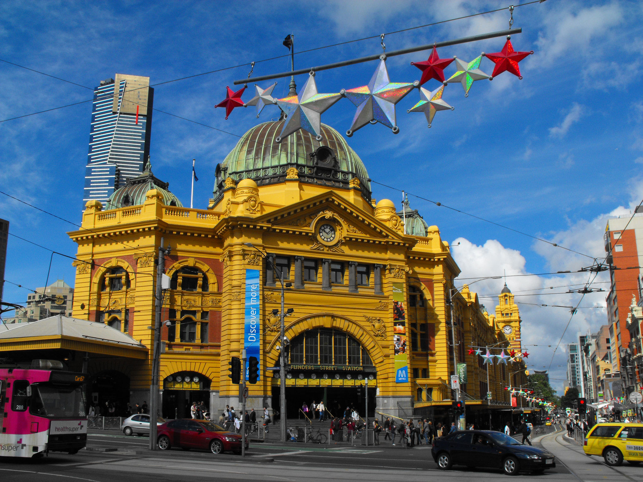 Fujifilm FinePix S1000fd sample photo. Melbourne train station photography