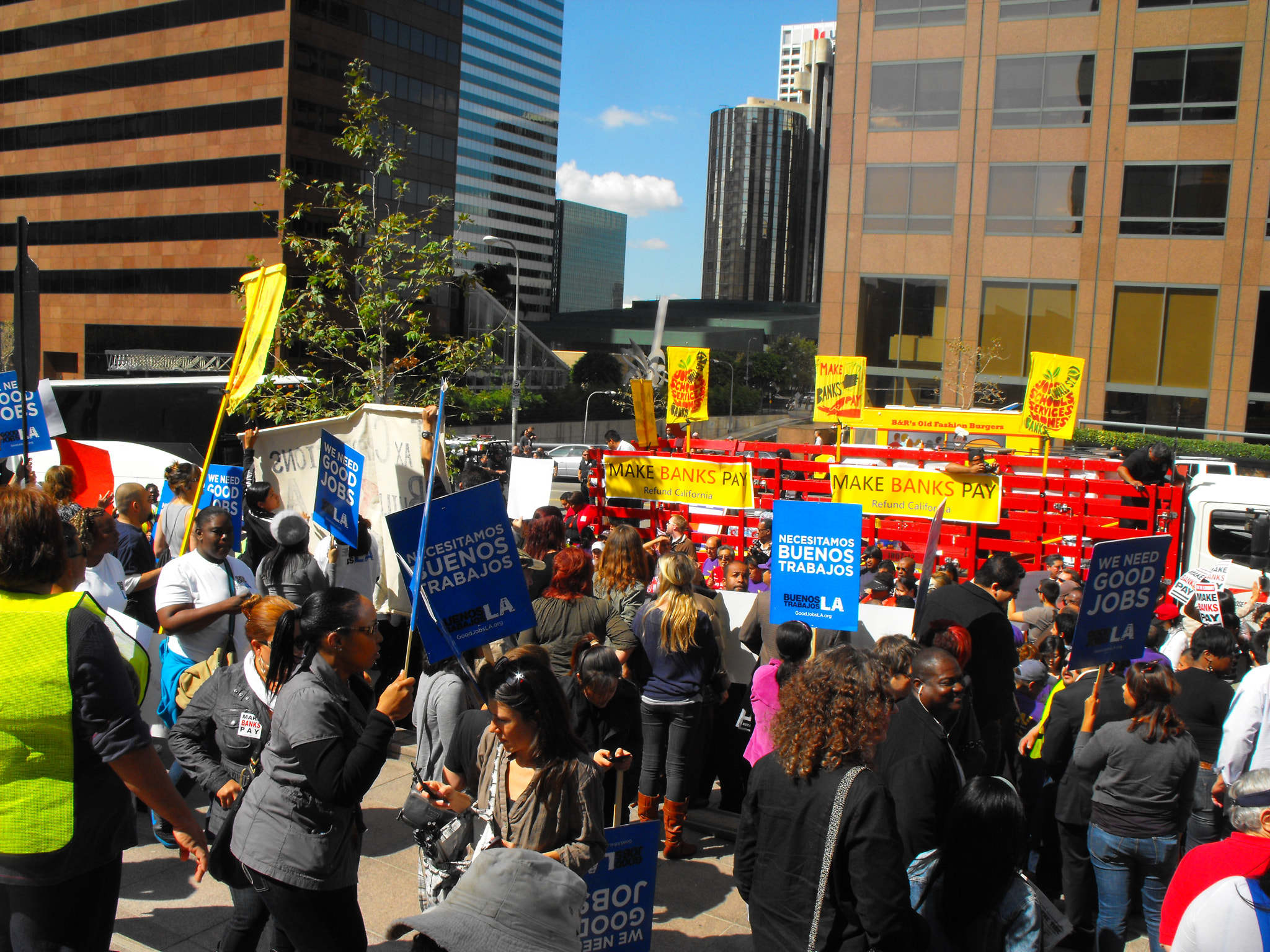 Fujifilm FinePix S1000fd sample photo. Bank protest photography