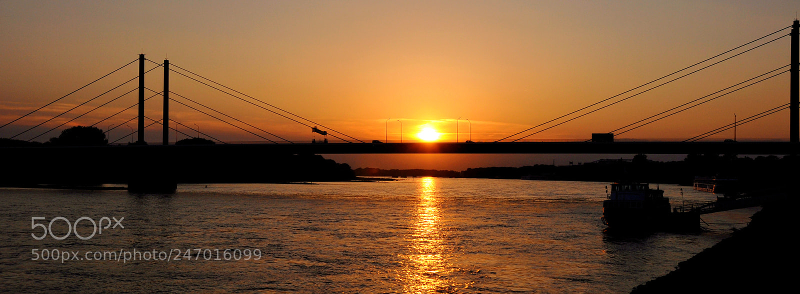 Nikon D90 sample photo. Balanced photography