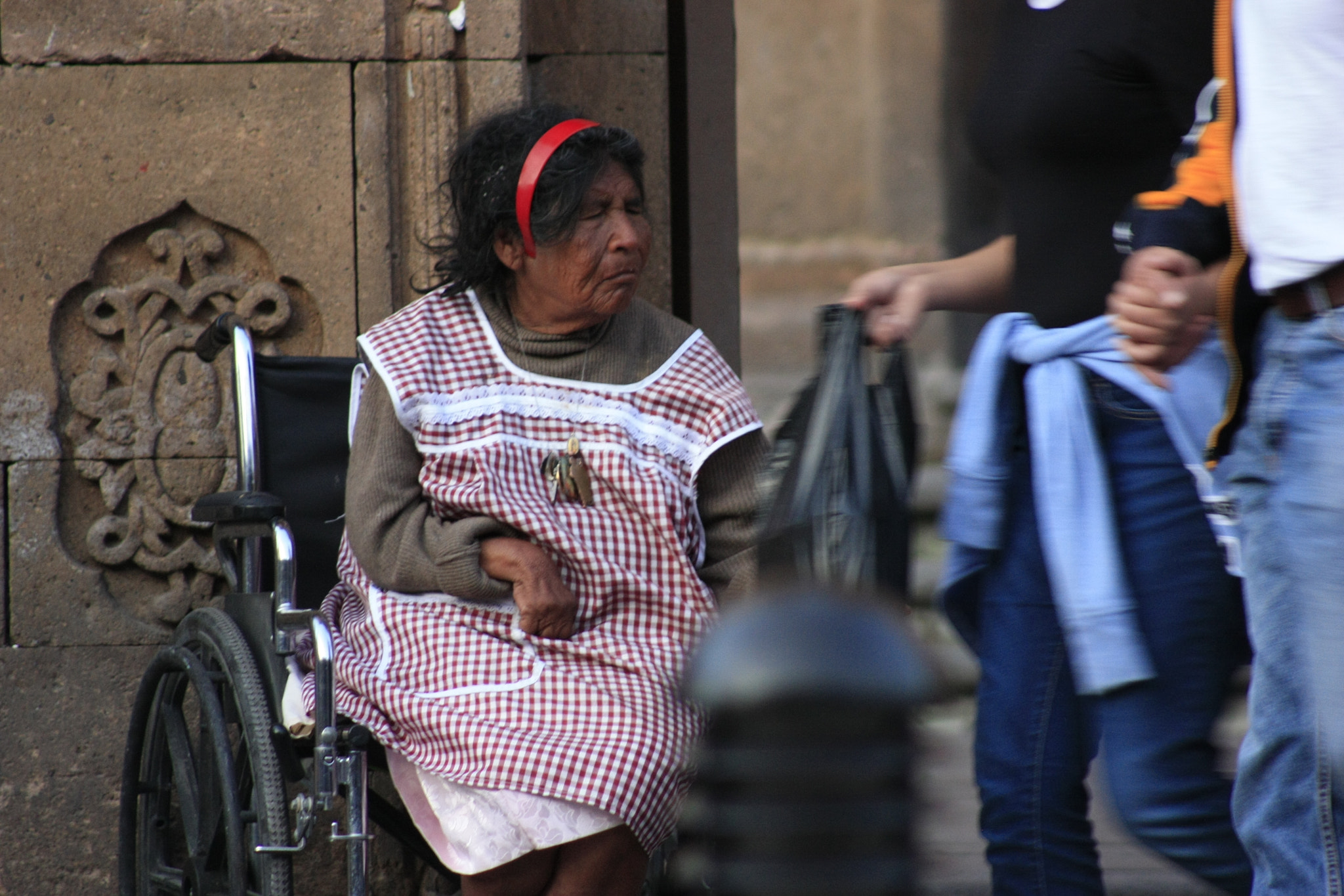 EF75-300mm f/4-5.6 sample photo. Rostro photography