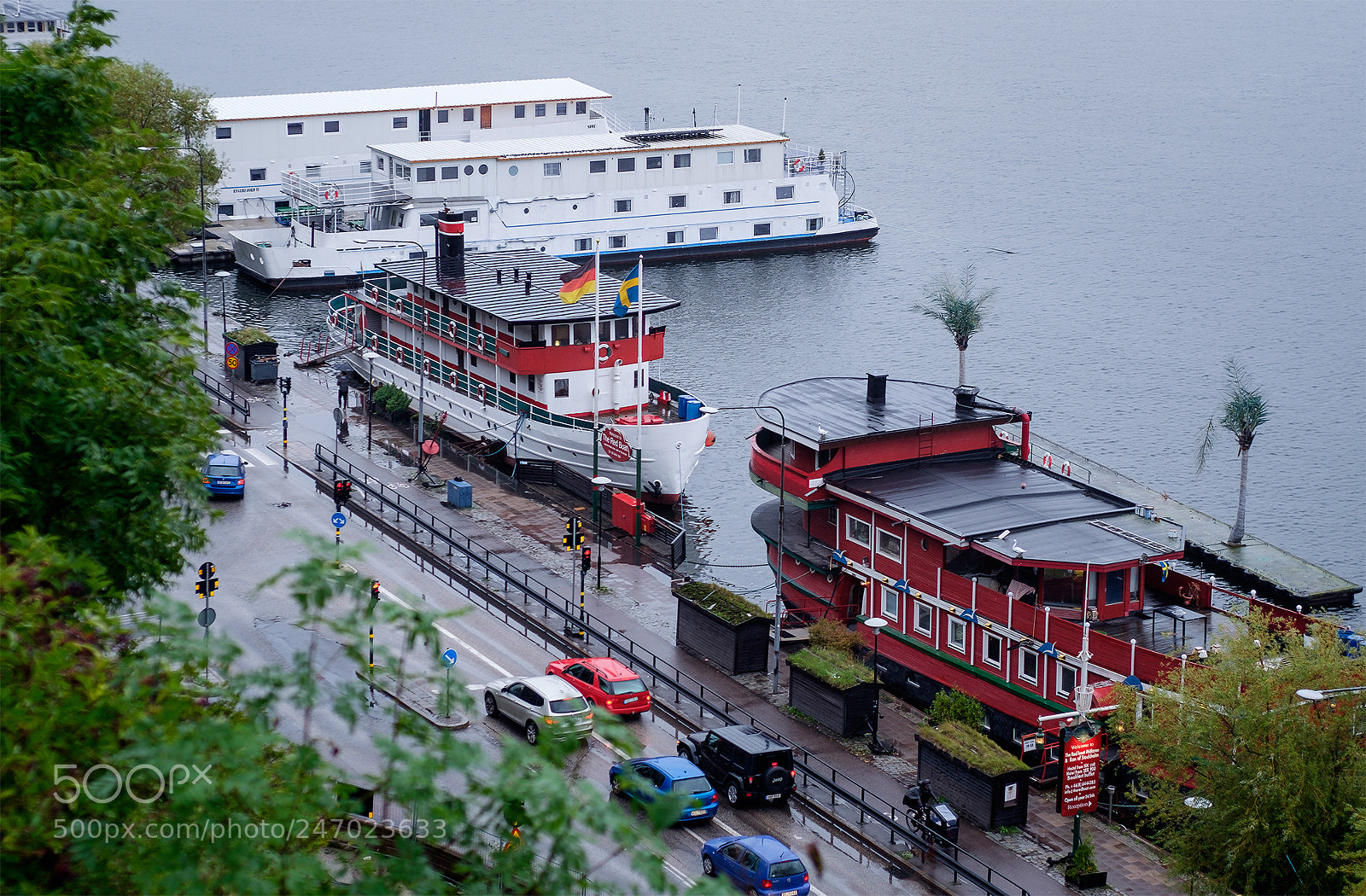 Fujifilm X-T10 sample photo. Boat red photography