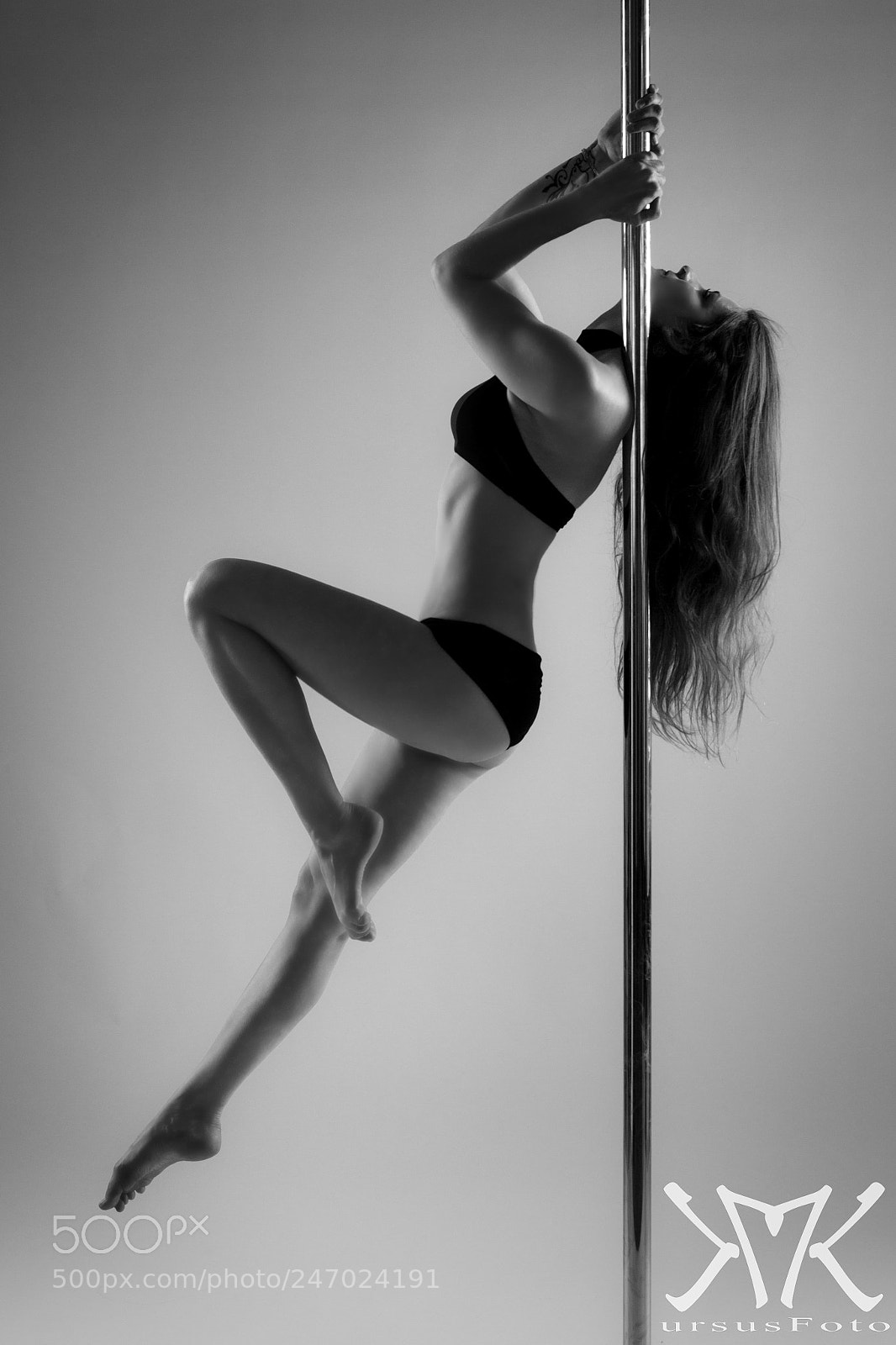 Canon EOS-1D Mark IV sample photo. Silhouette im pole fitness photography