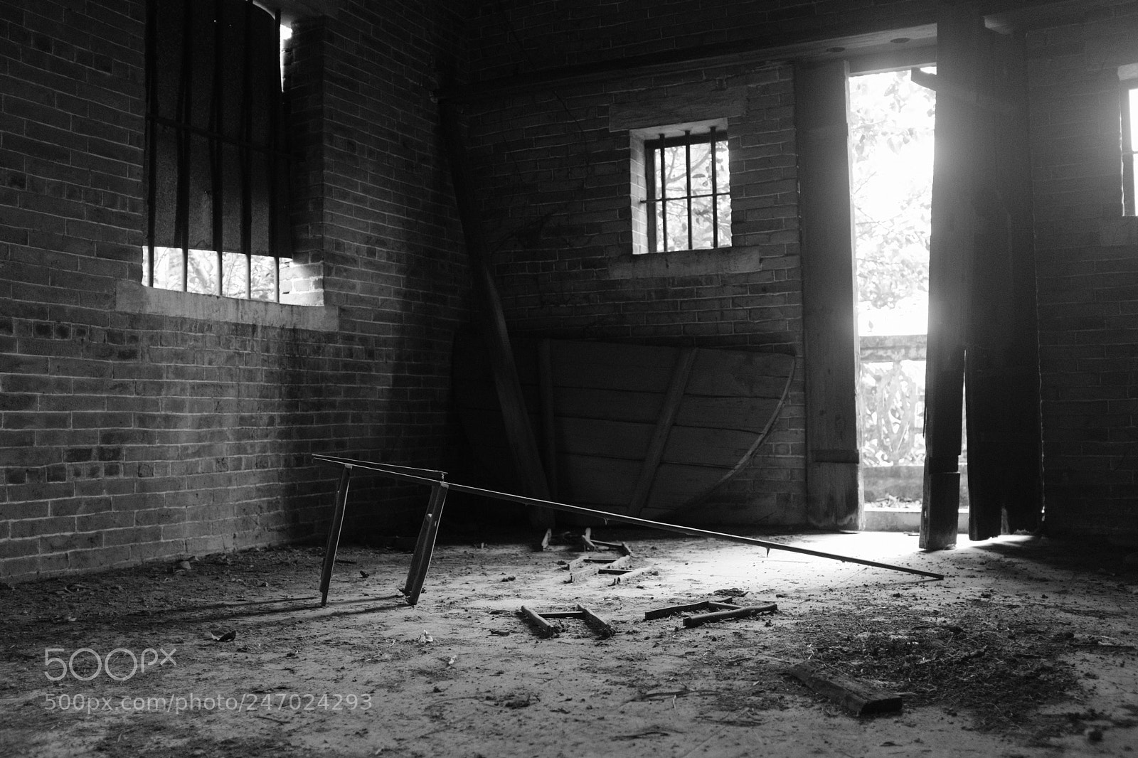 Fujifilm X100F sample photo. Old house photography