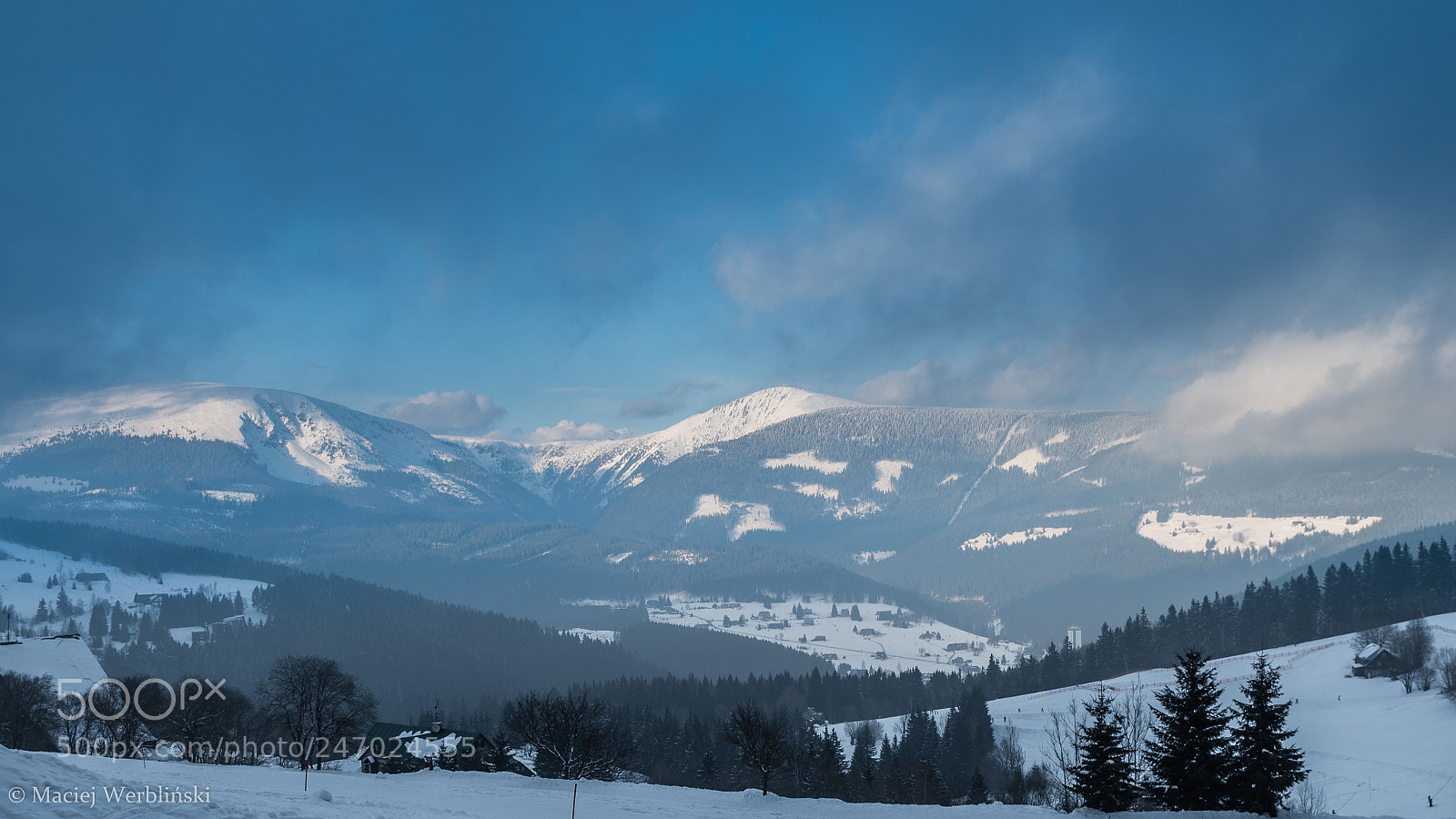 Pentax K-50 sample photo. Pec pod snezkou photography