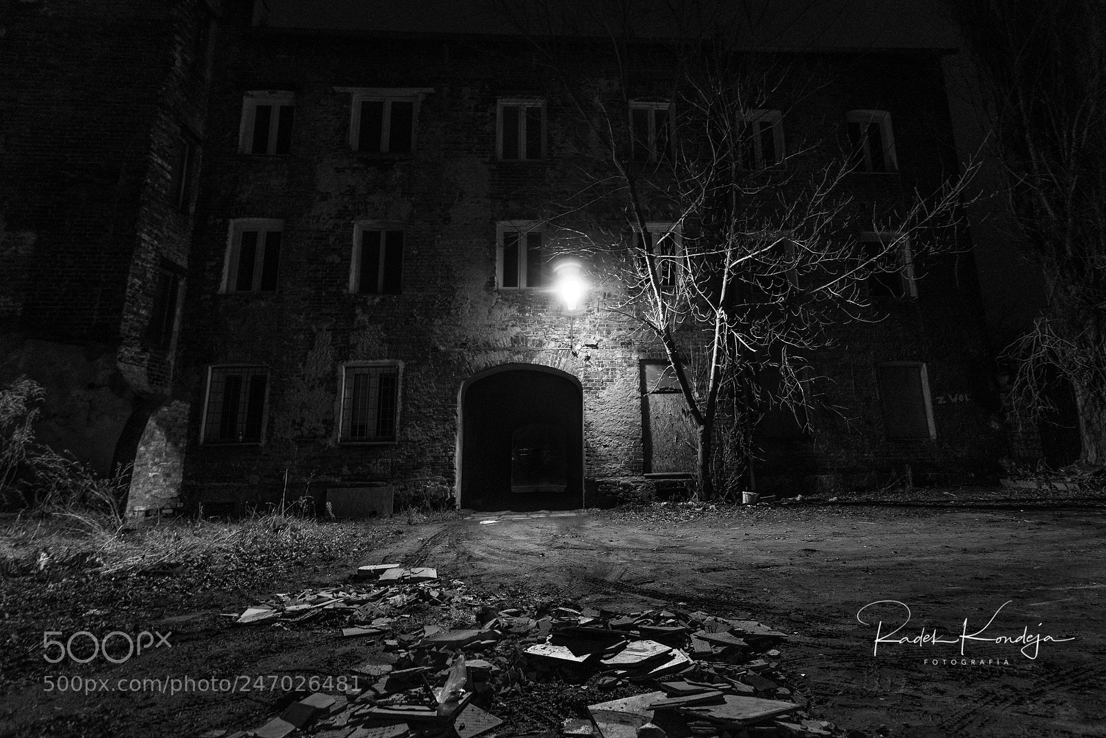 Nikon D810 sample photo. Scary house photography