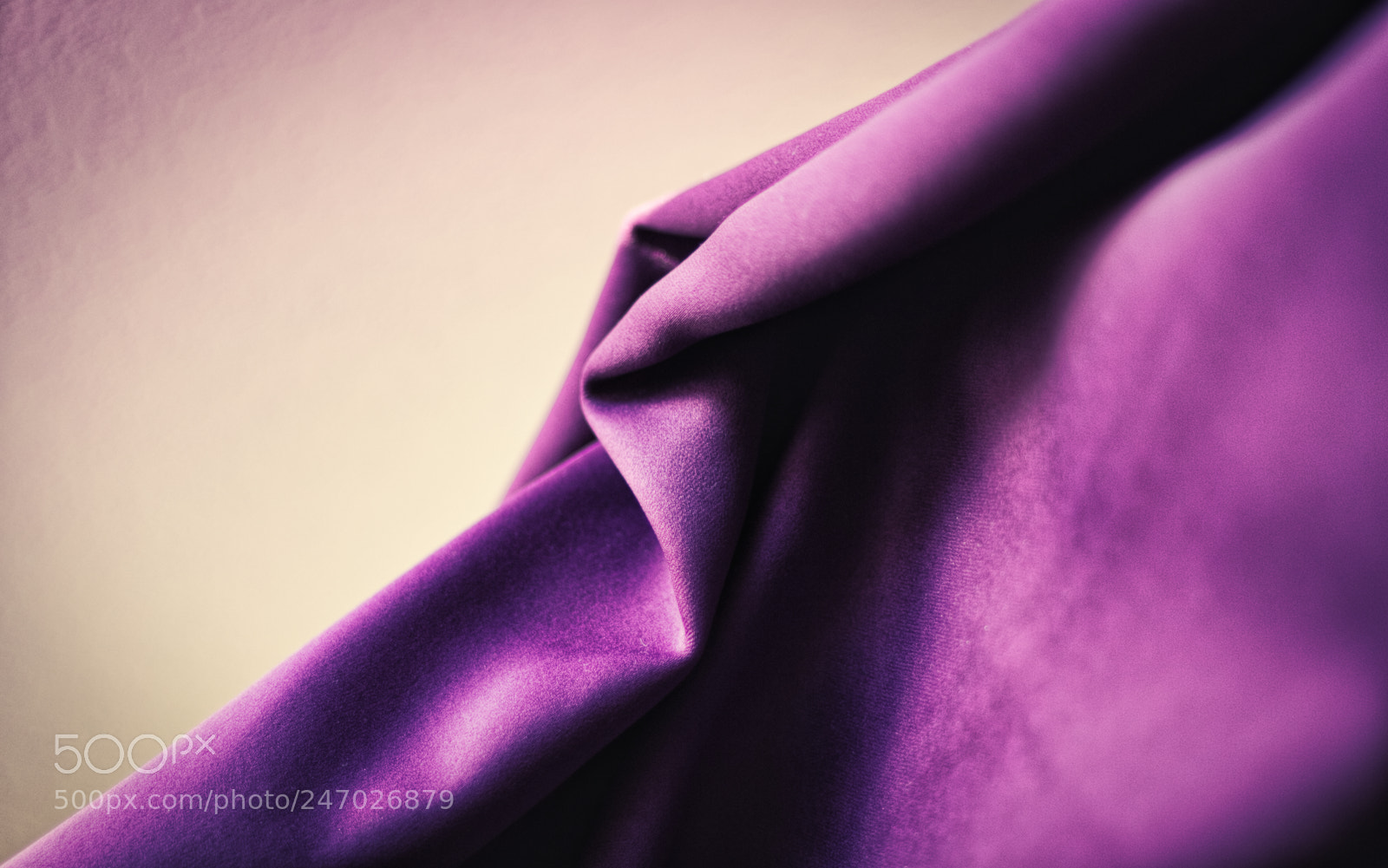 Canon EOS 600D (Rebel EOS T3i / EOS Kiss X5) + Canon EF 50mm F1.8 II sample photo. Purple fabric photography