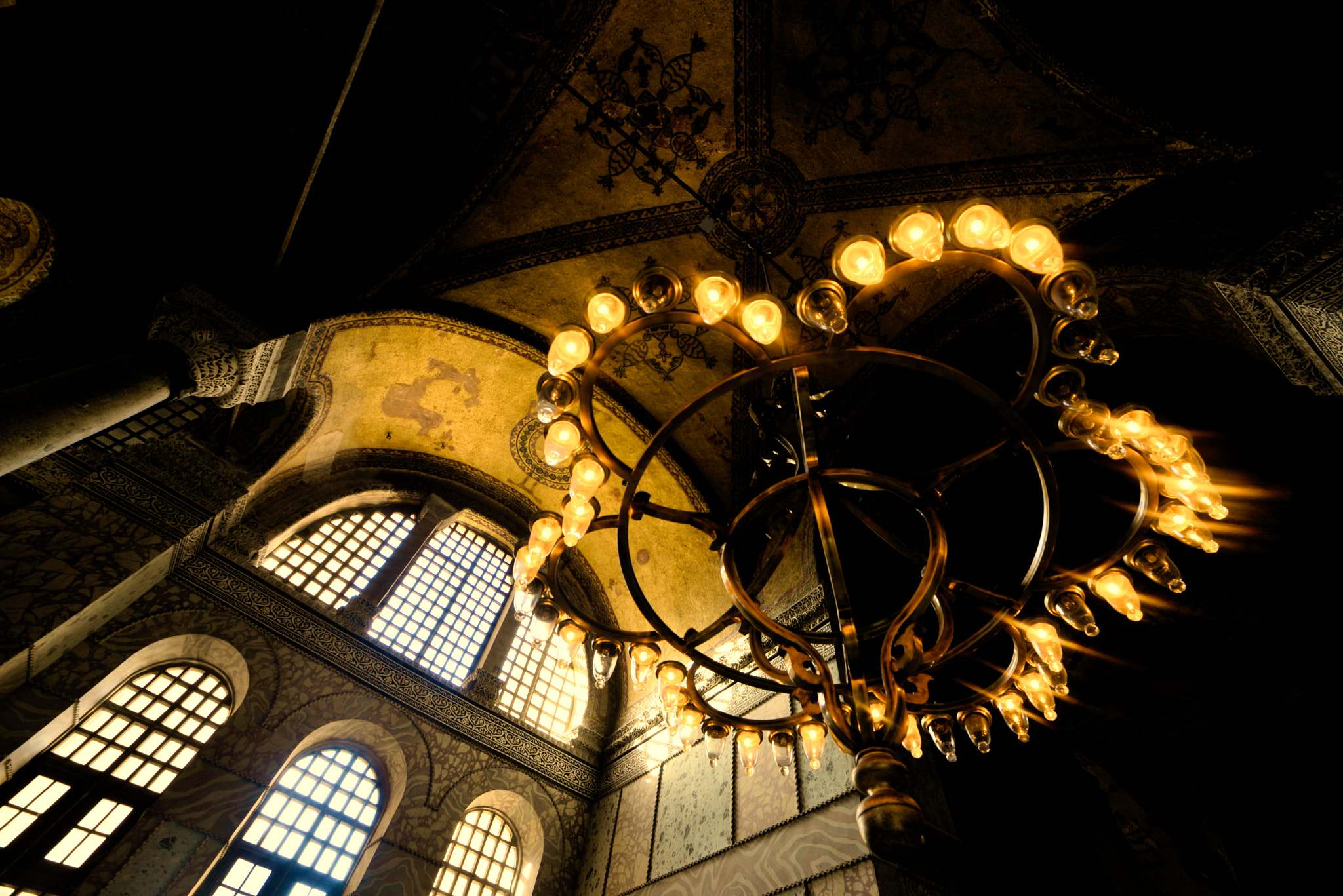 Samyang 14mm F2.8 ED AS IF UMC sample photo. Hagia sophia and lights photography