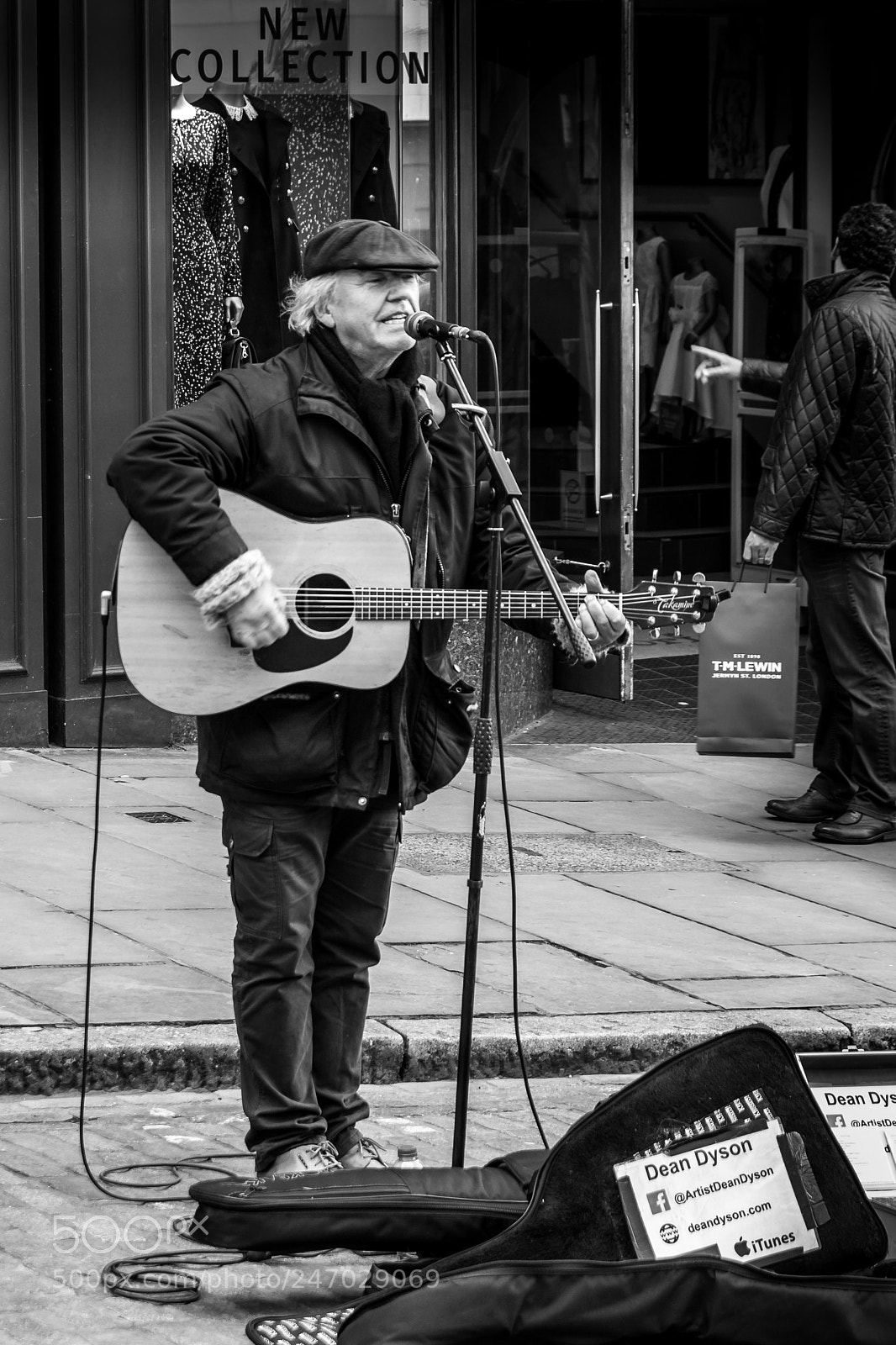 Canon EOS 600D (Rebel EOS T3i / EOS Kiss X5) sample photo. Busker photography