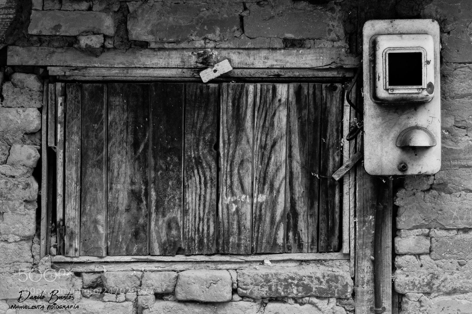 Nikon D7100 sample photo. Windows & old light meter photography