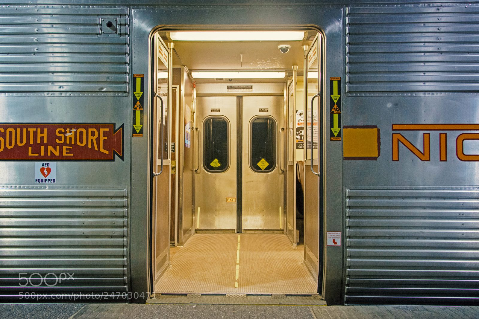 Nikon D7200 sample photo. Train entrance // chicago photography