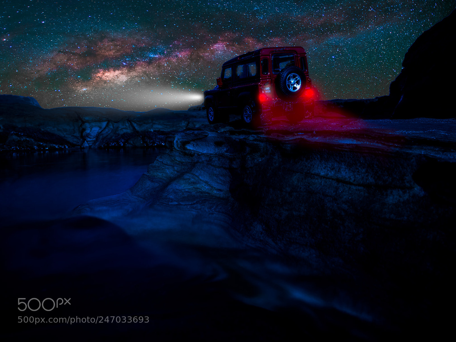 Olympus OM-D E-M1 Mark II sample photo. Land-rover at night photography