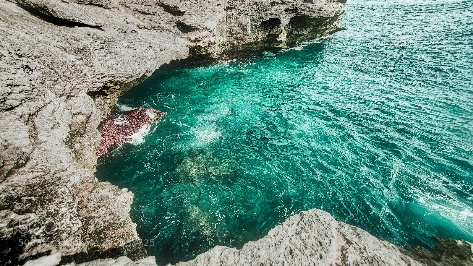 Nikon D7200 sample photo. Rocky beach photography