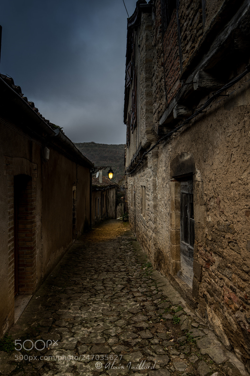 Canon EOS 6D Mark II sample photo. Black street photography