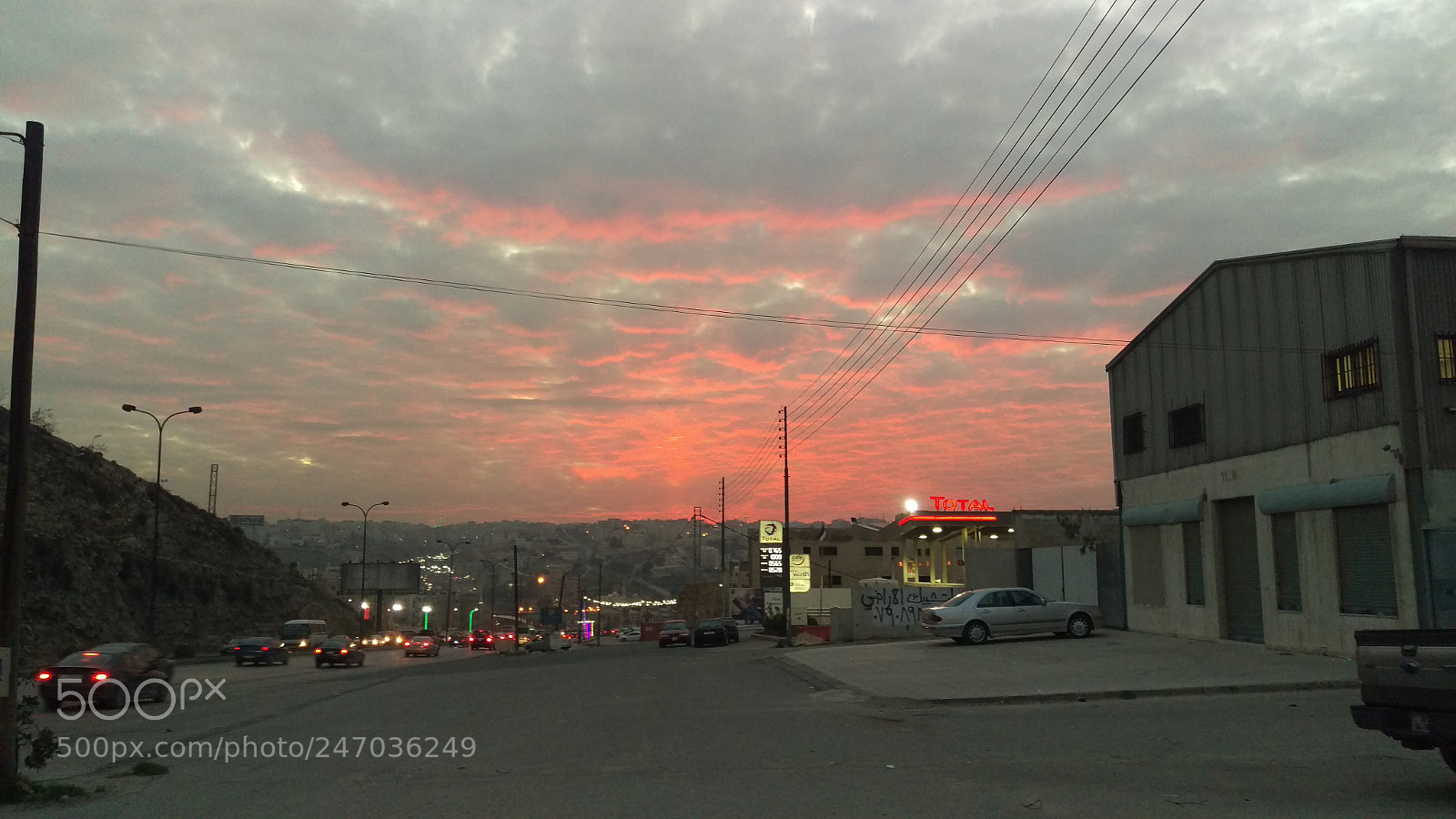 HTC ONE M9 sample photo. Sky at red in photography