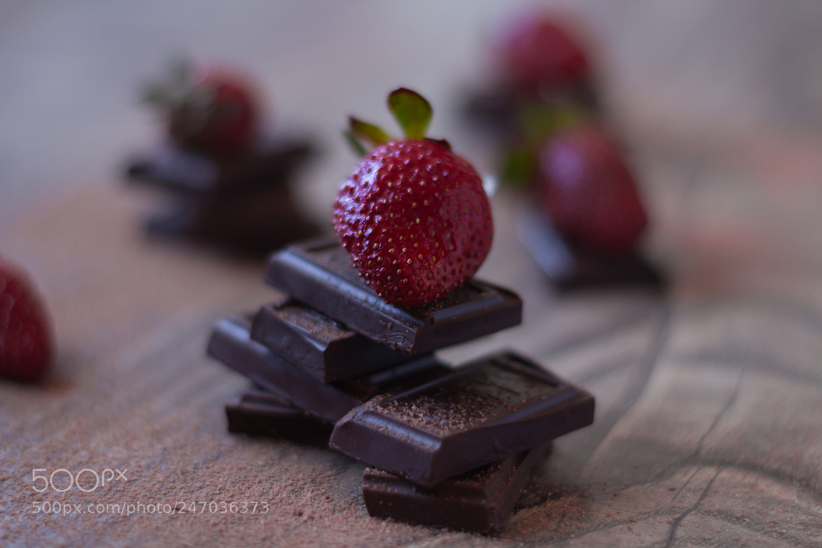 Canon EOS 1200D (EOS Rebel T5 / EOS Kiss X70 / EOS Hi) sample photo. Chocolate bars with strawberry photography