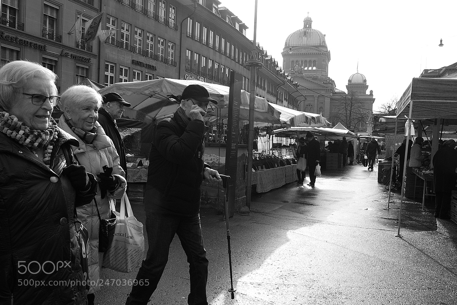 Fujifilm X-T1 sample photo. Bärenplatz market, 11h00 photography