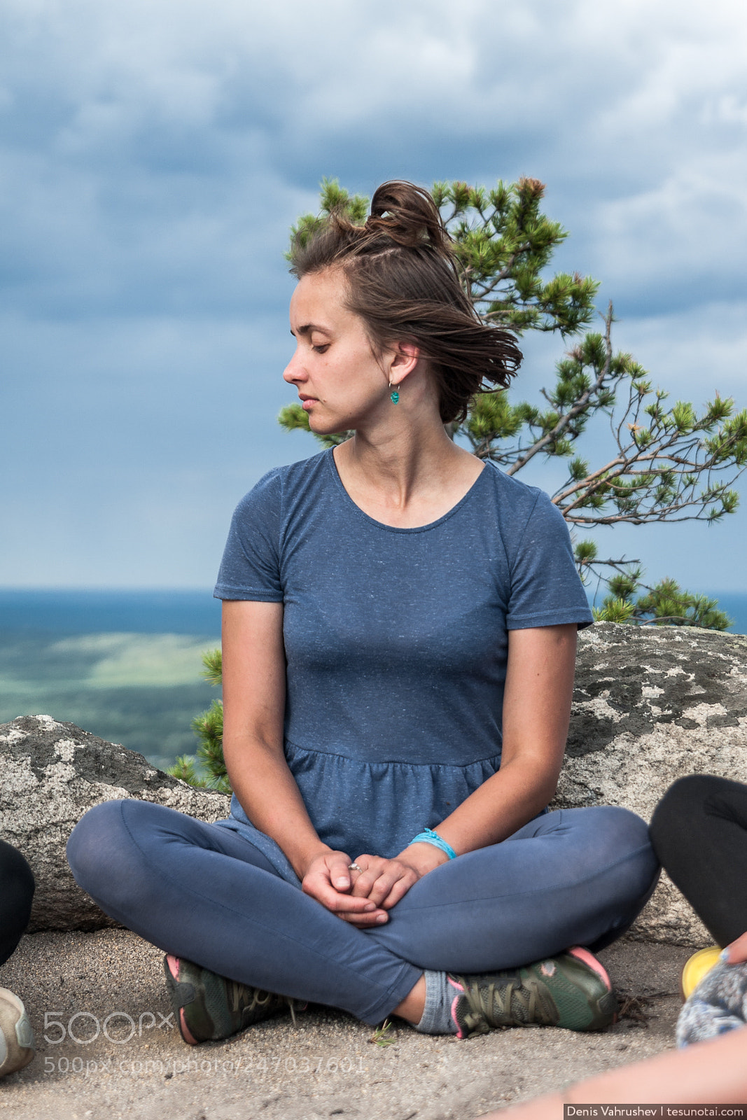 Canon EOS 40D sample photo. Young girl meditates on photography