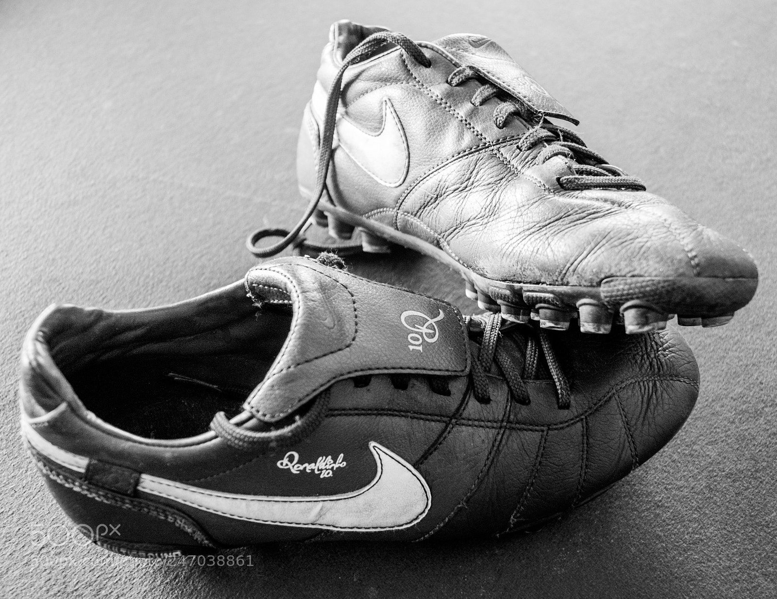 Sony Alpha DSLR-A230 sample photo. Boots photography