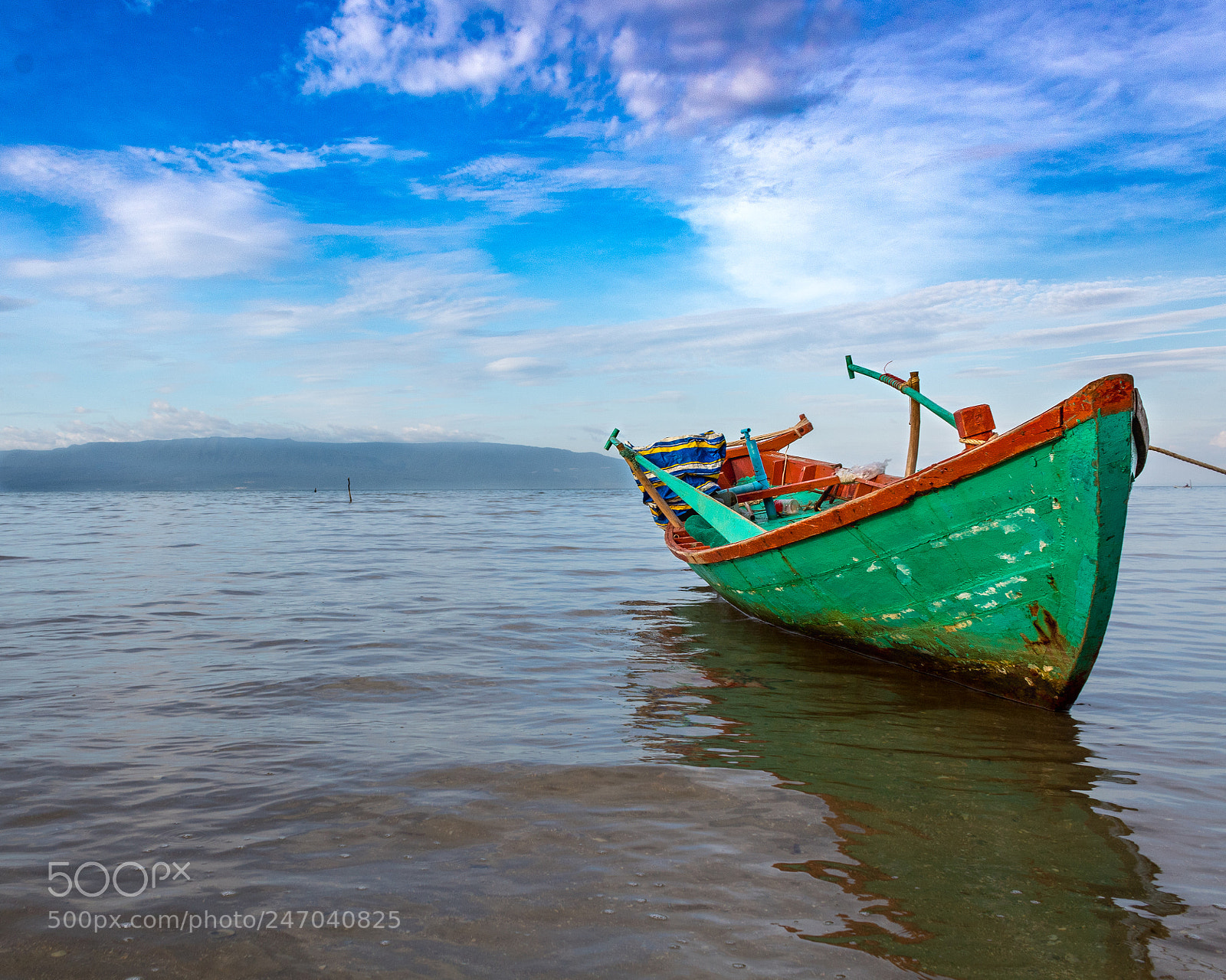 Canon EOS 1300D (EOS Rebel T6 / EOS Kiss X80) sample photo. Phu quoc fishermans boat photography