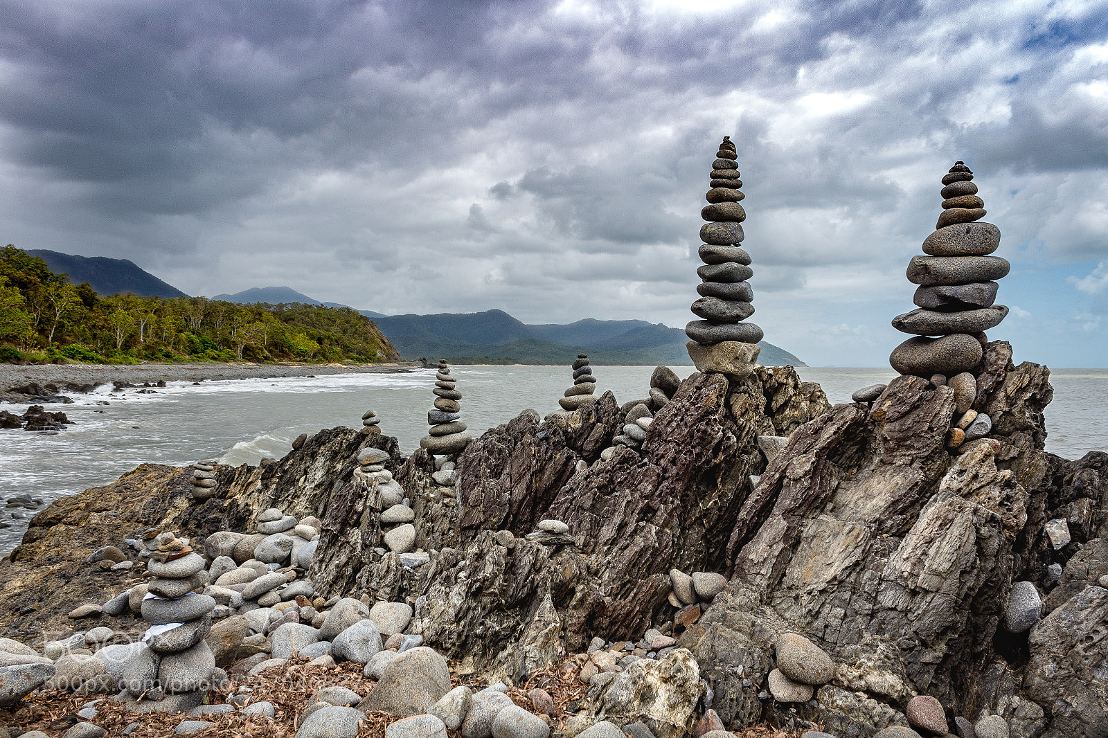 Canon EOS 1300D (EOS Rebel T6 / EOS Kiss X80) sample photo. Pebble towers photography