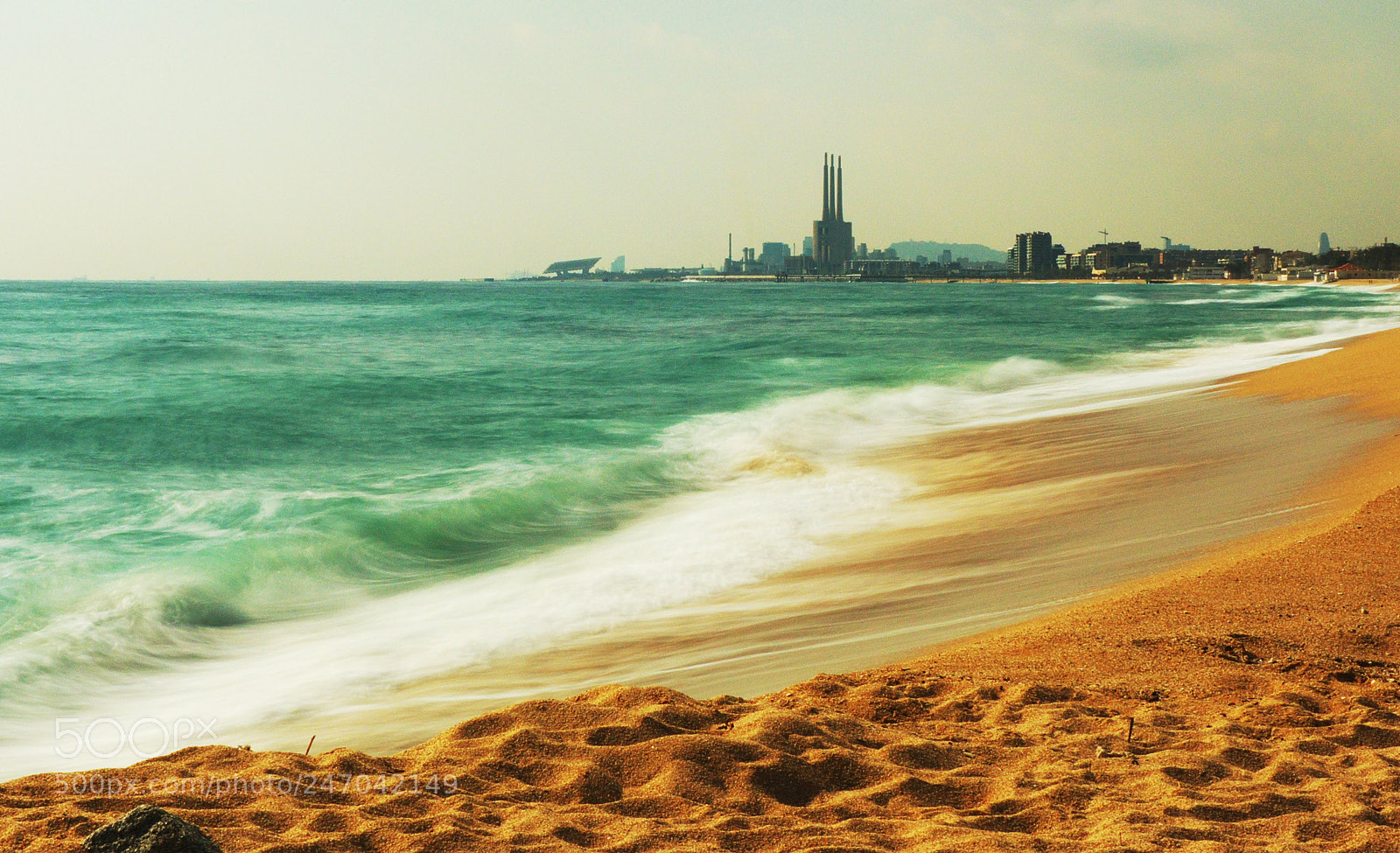 Panasonic Lumix DMC-FZ200 sample photo. Waves on the beach photography