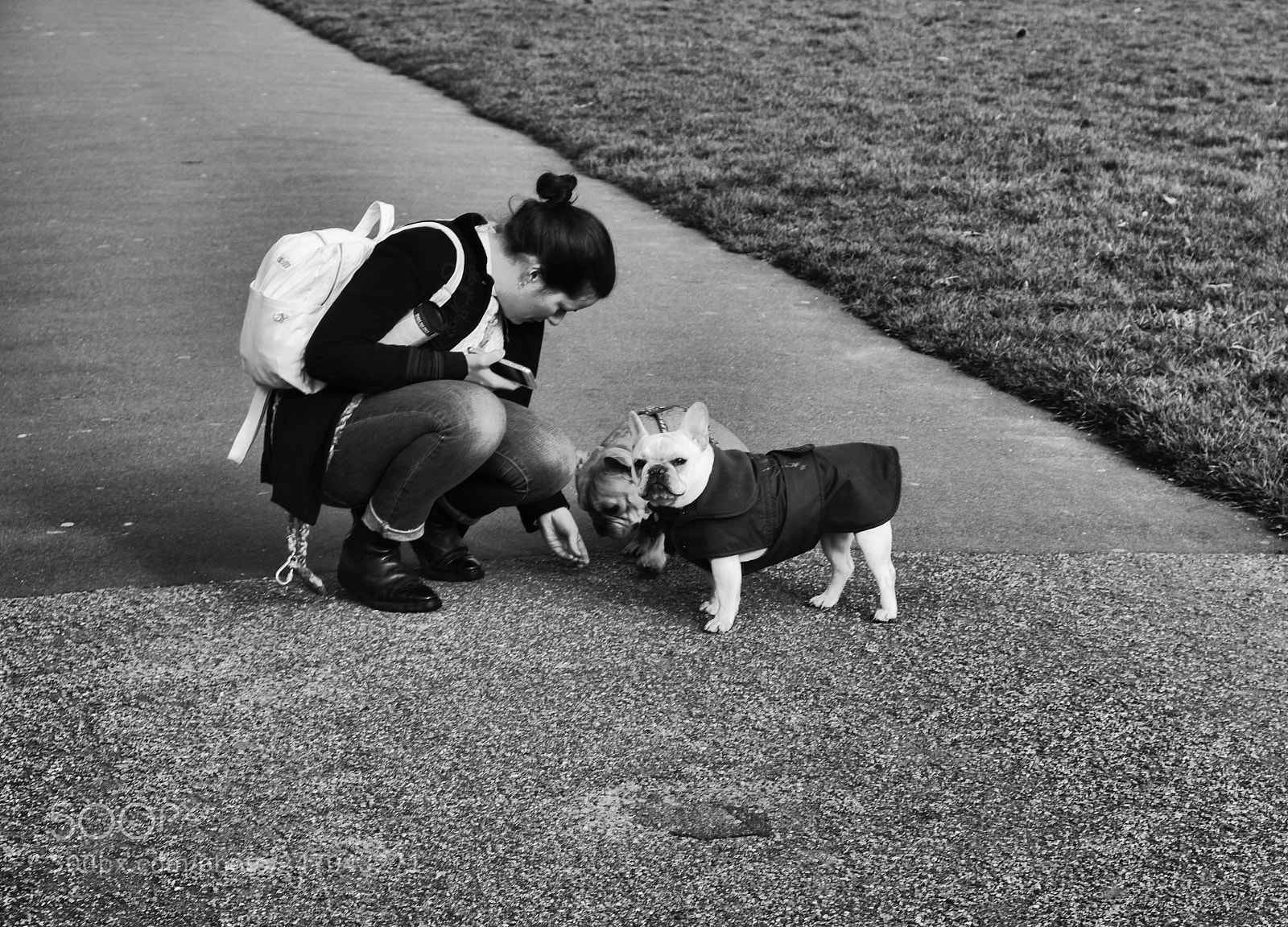 Fujifilm X-T2 sample photo. The girl is feeding photography
