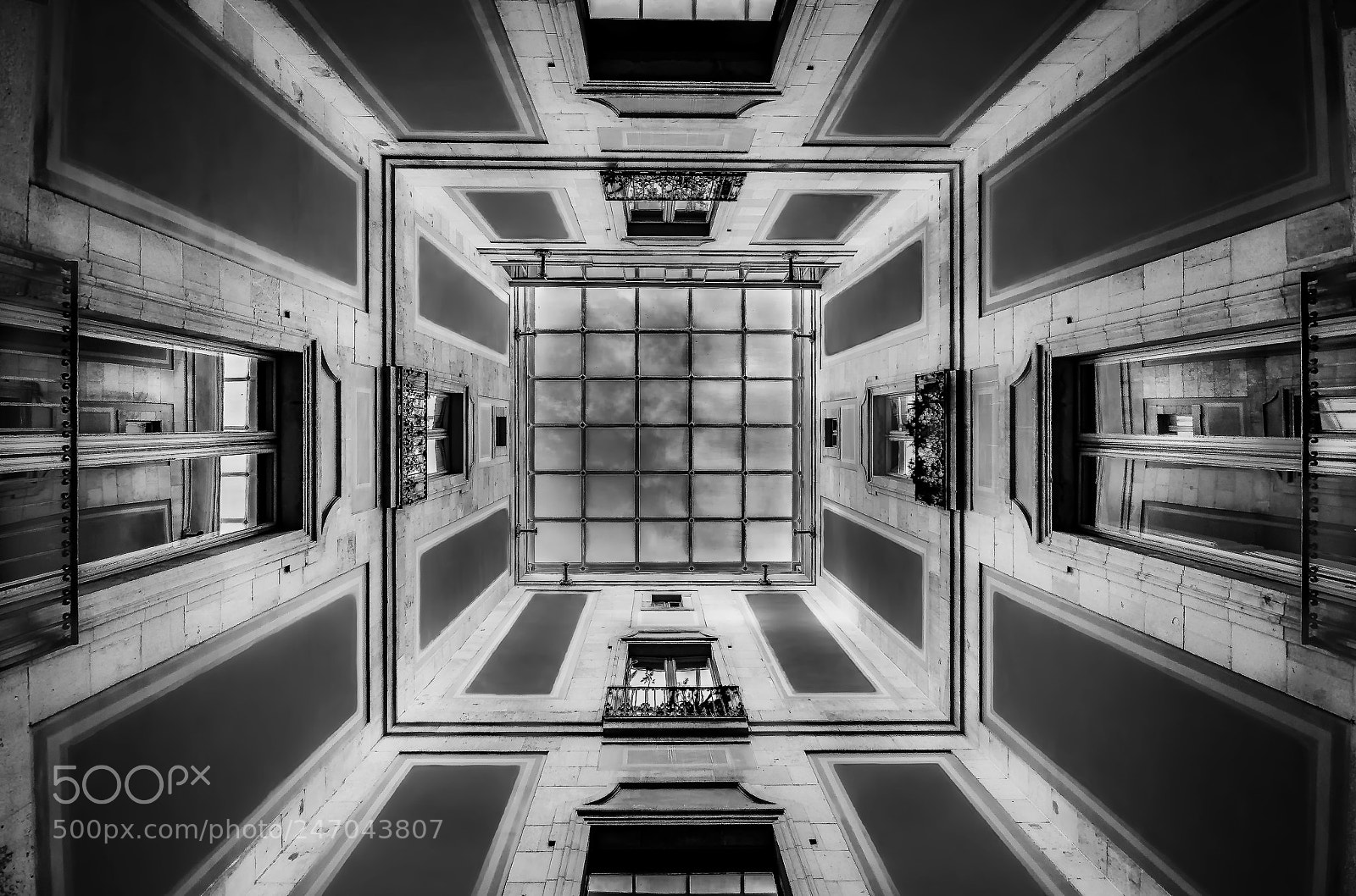 Nikon D90 sample photo. Couryard b&w photography