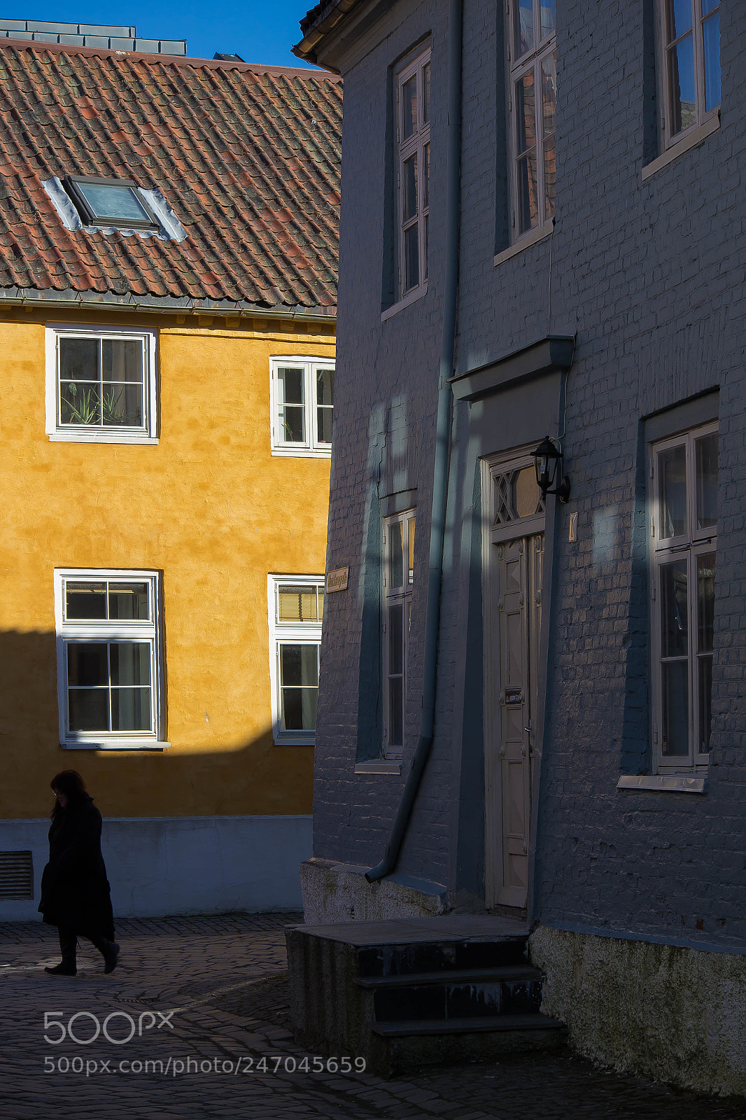 Canon EOS M sample photo. Narrow street photography