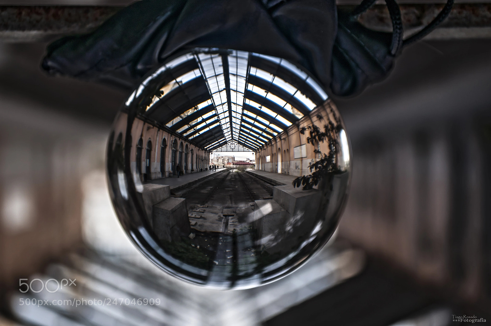 Nikon D5000 sample photo. "mirror to the past" photography