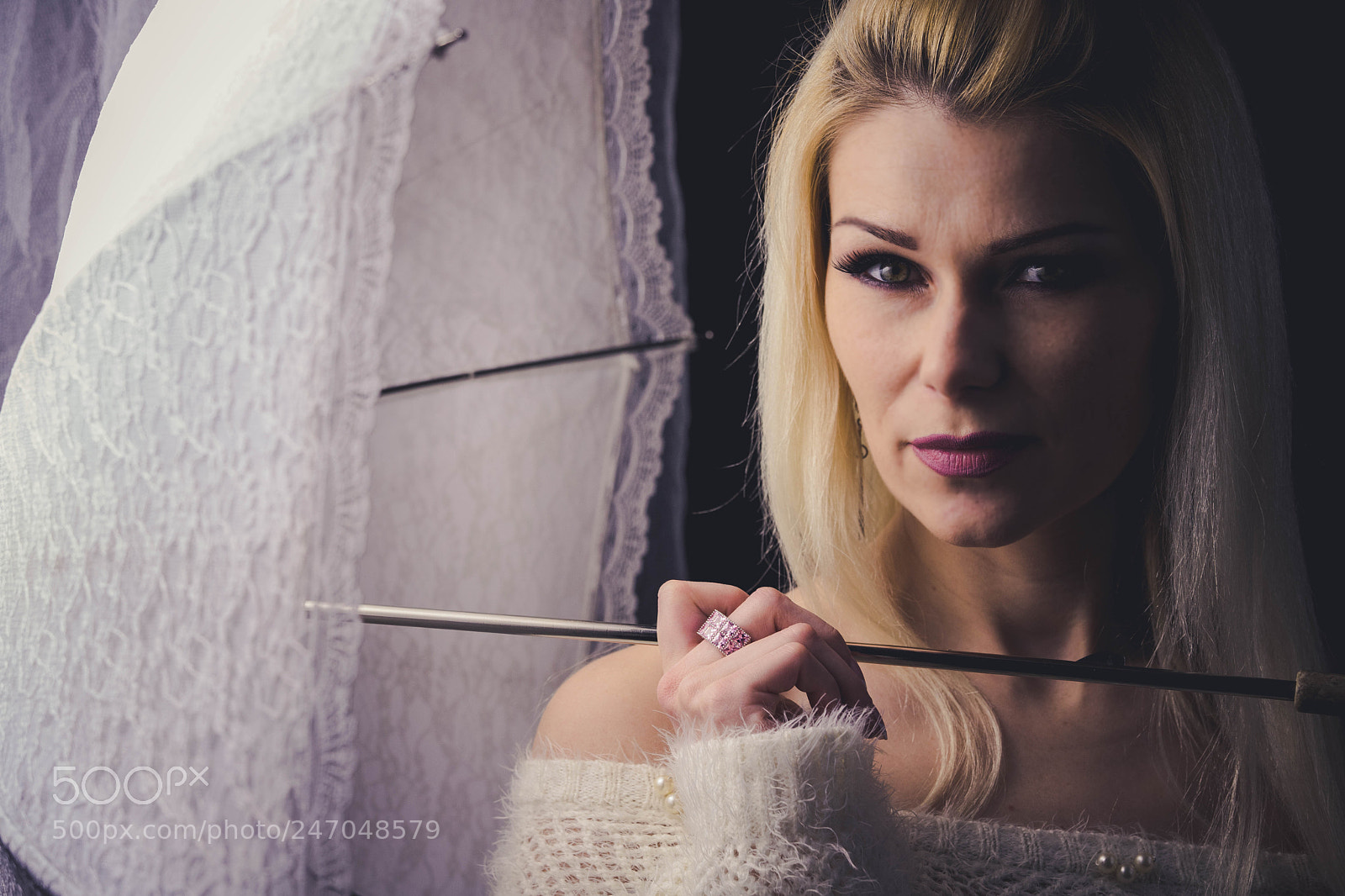 Canon EOS 6D Mark II sample photo. The girl with the photography