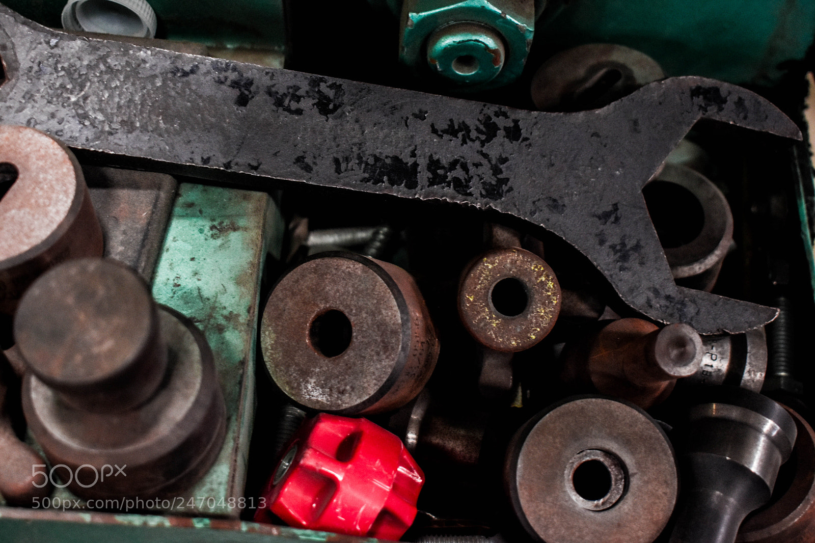 Nikon D3400 sample photo. Rusty toolbox photography