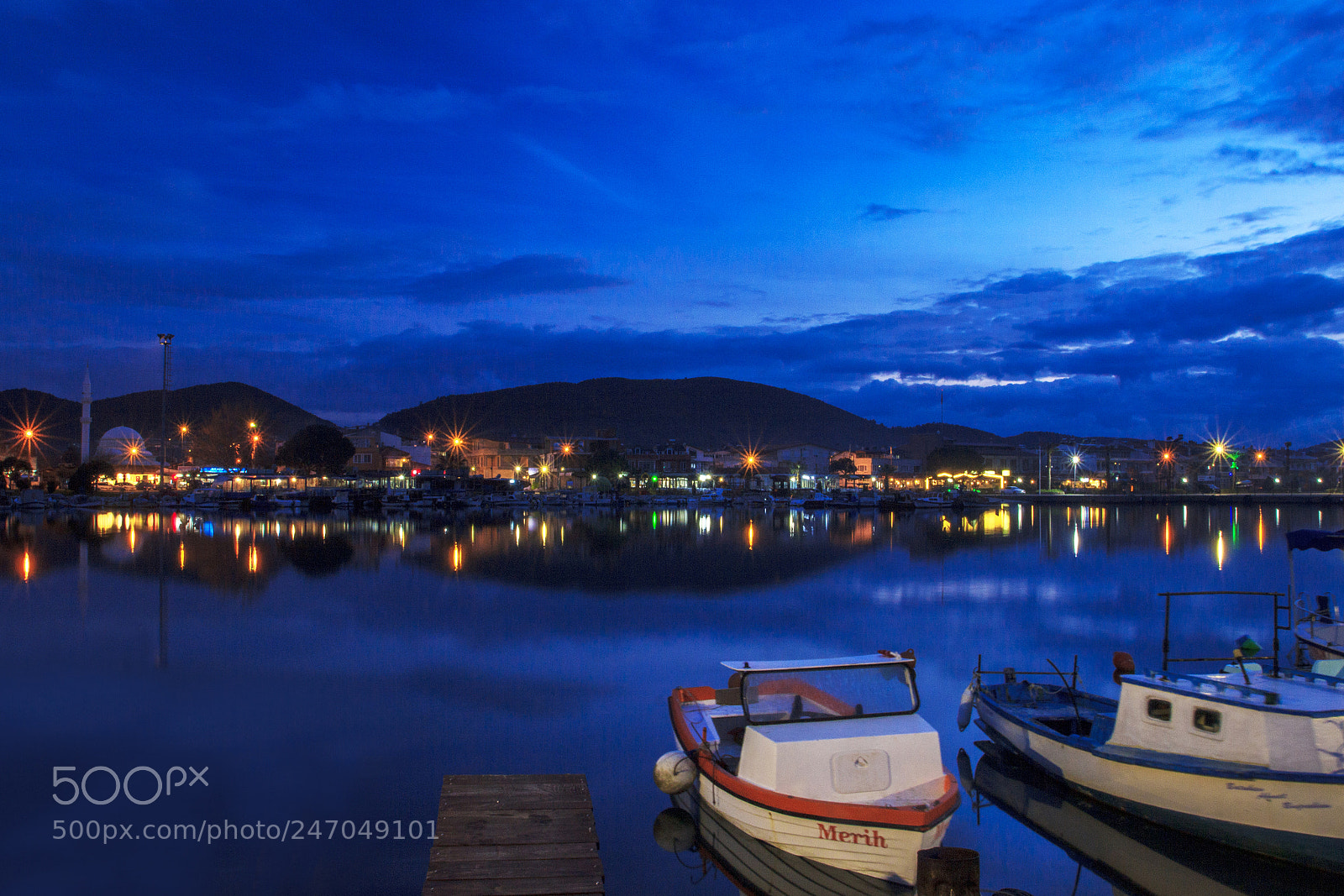 Canon EOS 600D (Rebel EOS T3i / EOS Kiss X5) sample photo. Blue hour photography