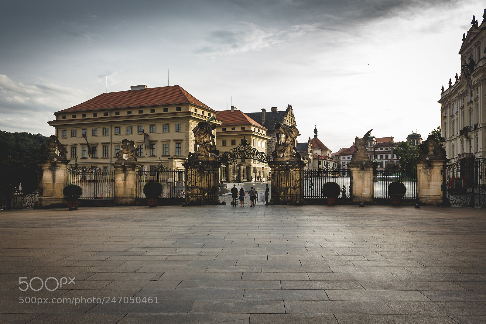 Canon EOS 550D (EOS Rebel T2i / EOS Kiss X4) sample photo. The prague castle photography