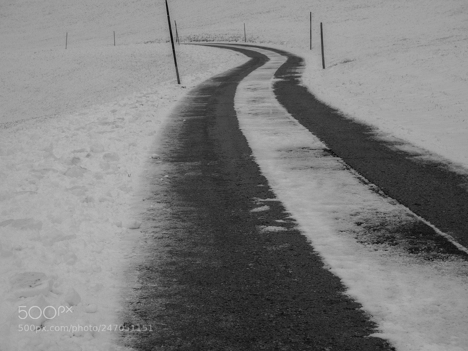 Olympus OM-D E-M5 II sample photo. Winter road photography