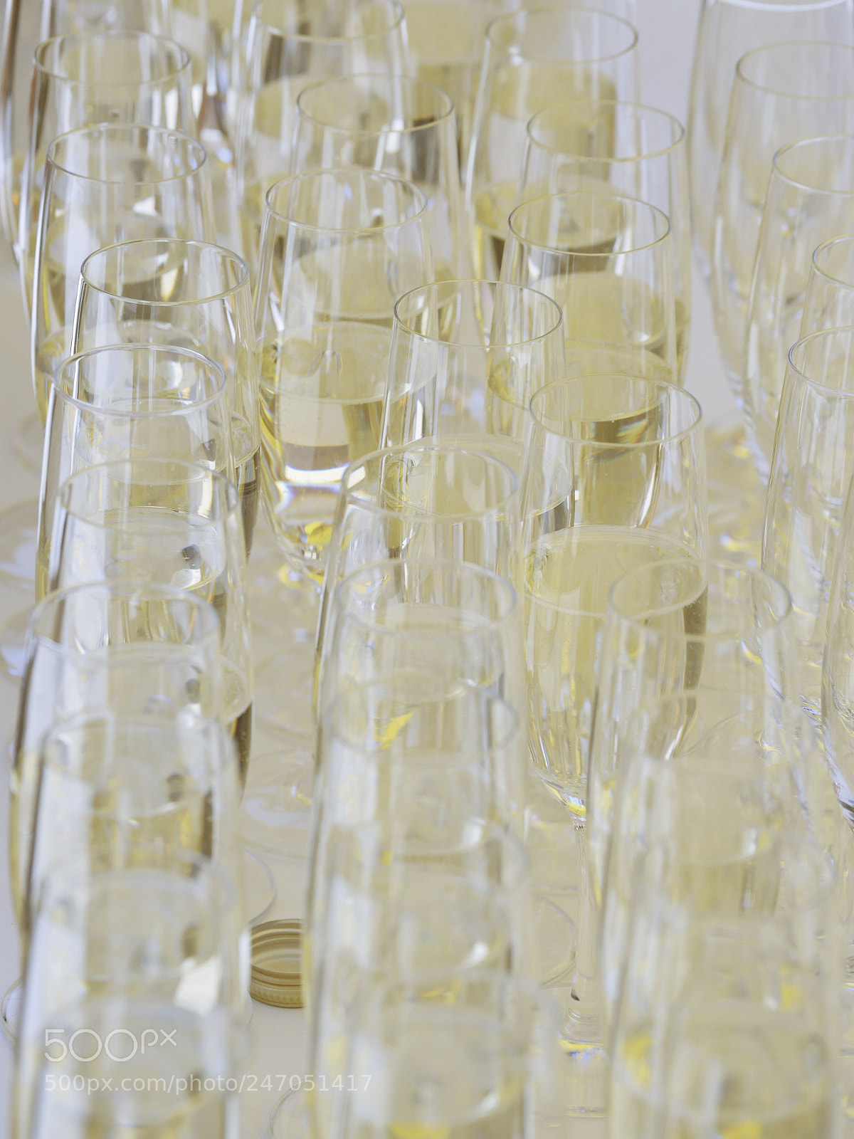 Panasonic Lumix DMC-GH4 sample photo. Serve champagne photography