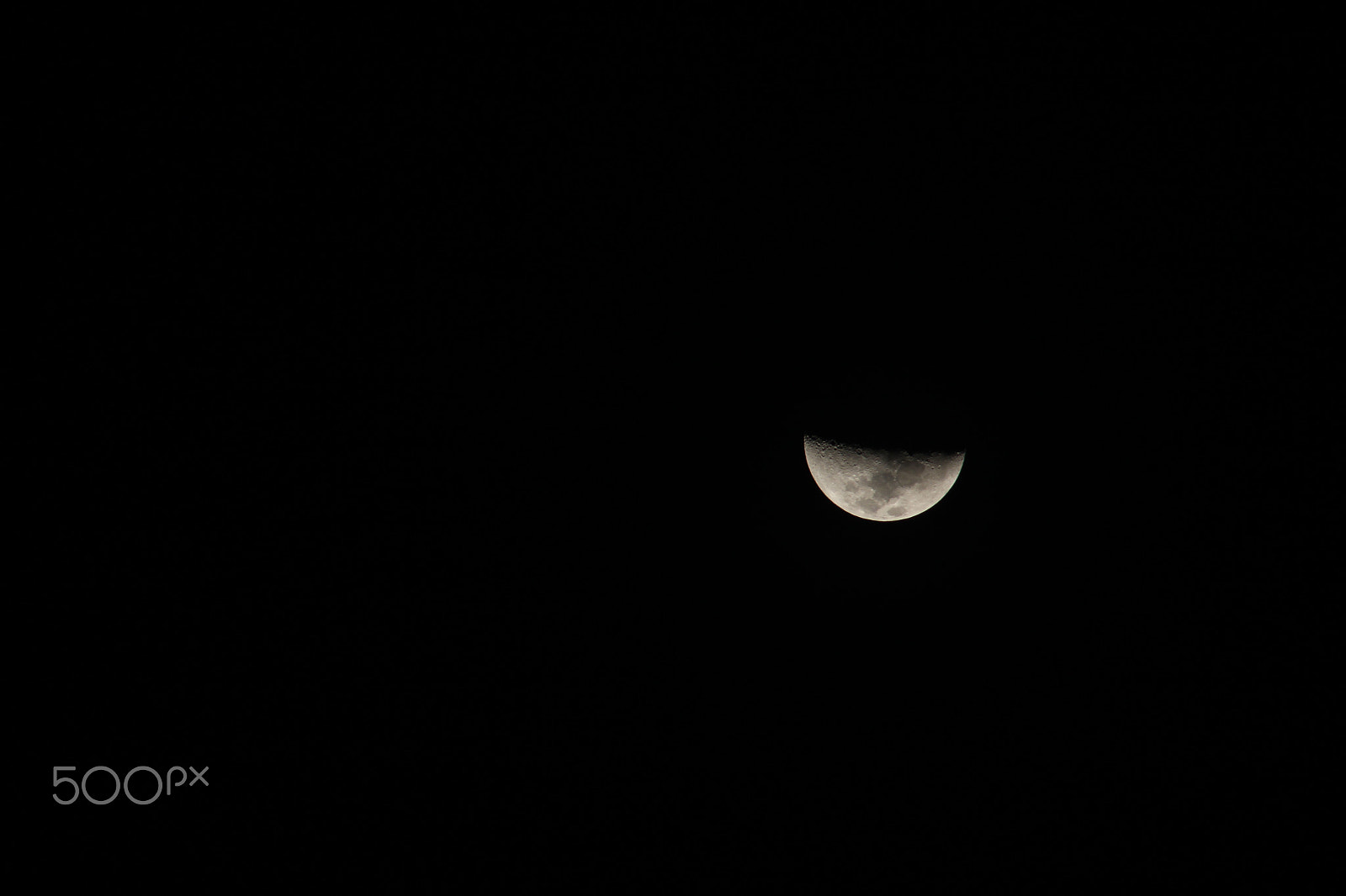 EF75-300mm f/4-5.6 sample photo. Moon photography