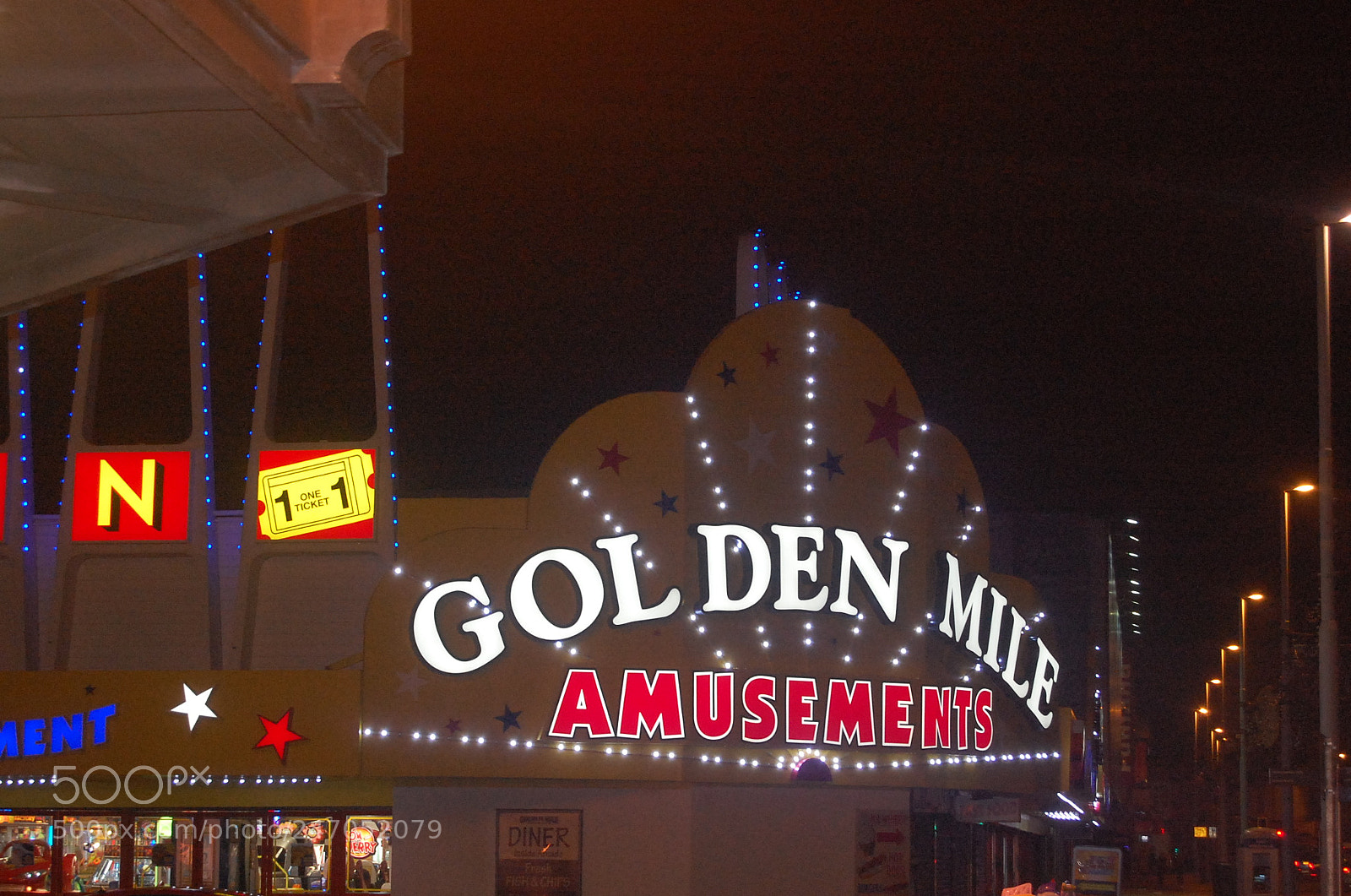 Nikon D40 sample photo. Night life photography