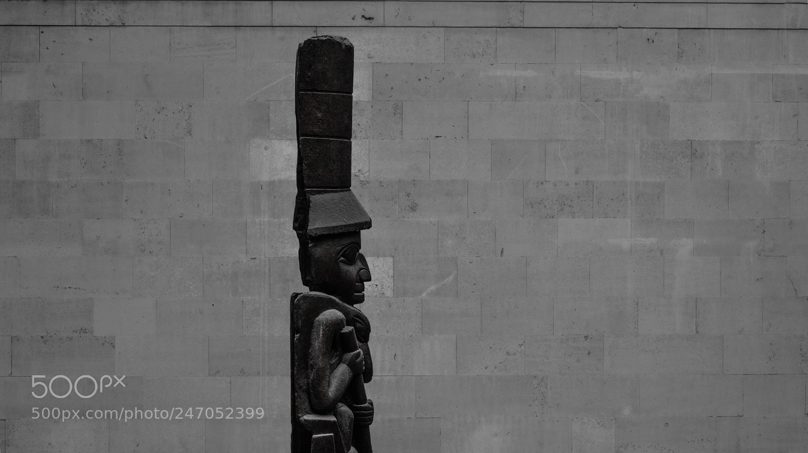 Nikon D3200 sample photo. Totem british museum photography