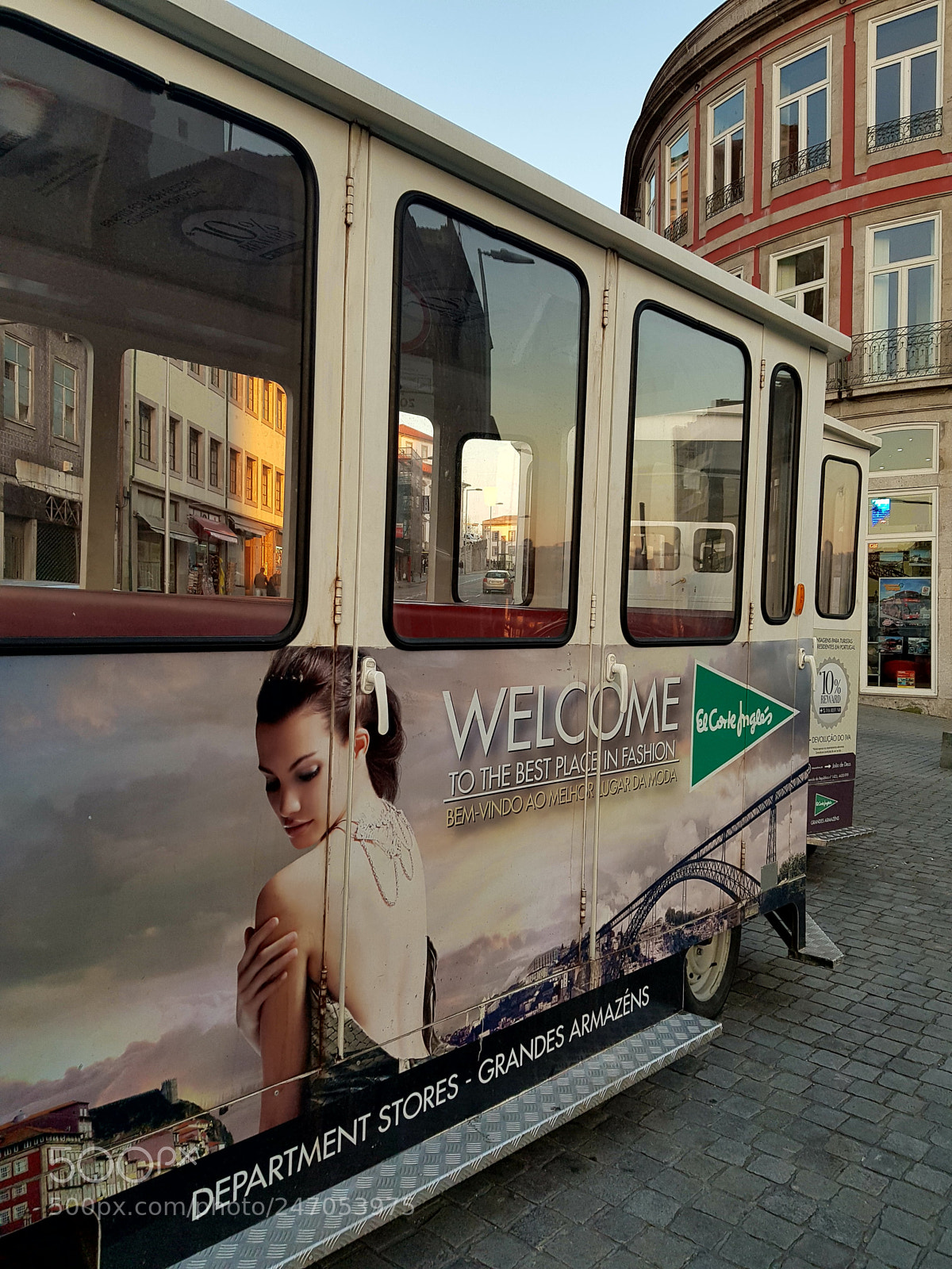 Samsung Galaxy S8 sample photo. Passenger photography