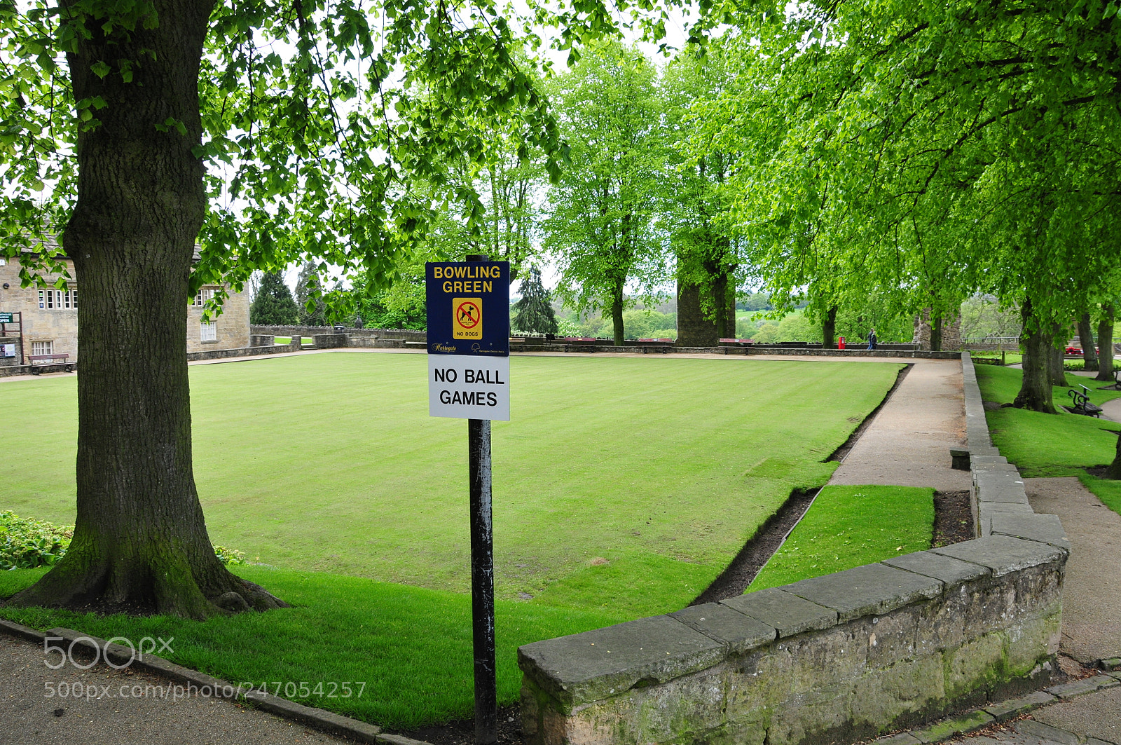 Nikon D300 sample photo. Knaresborough castle uk bowling photography